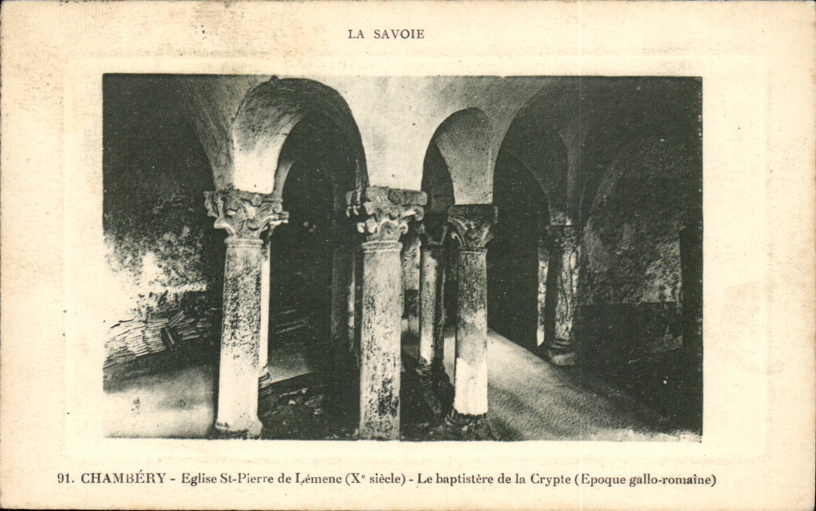 Chambery CPA Eglise Str-Schleifsteine von Lemenc der Baptistry der Krypta (romische Zeit Gallo)