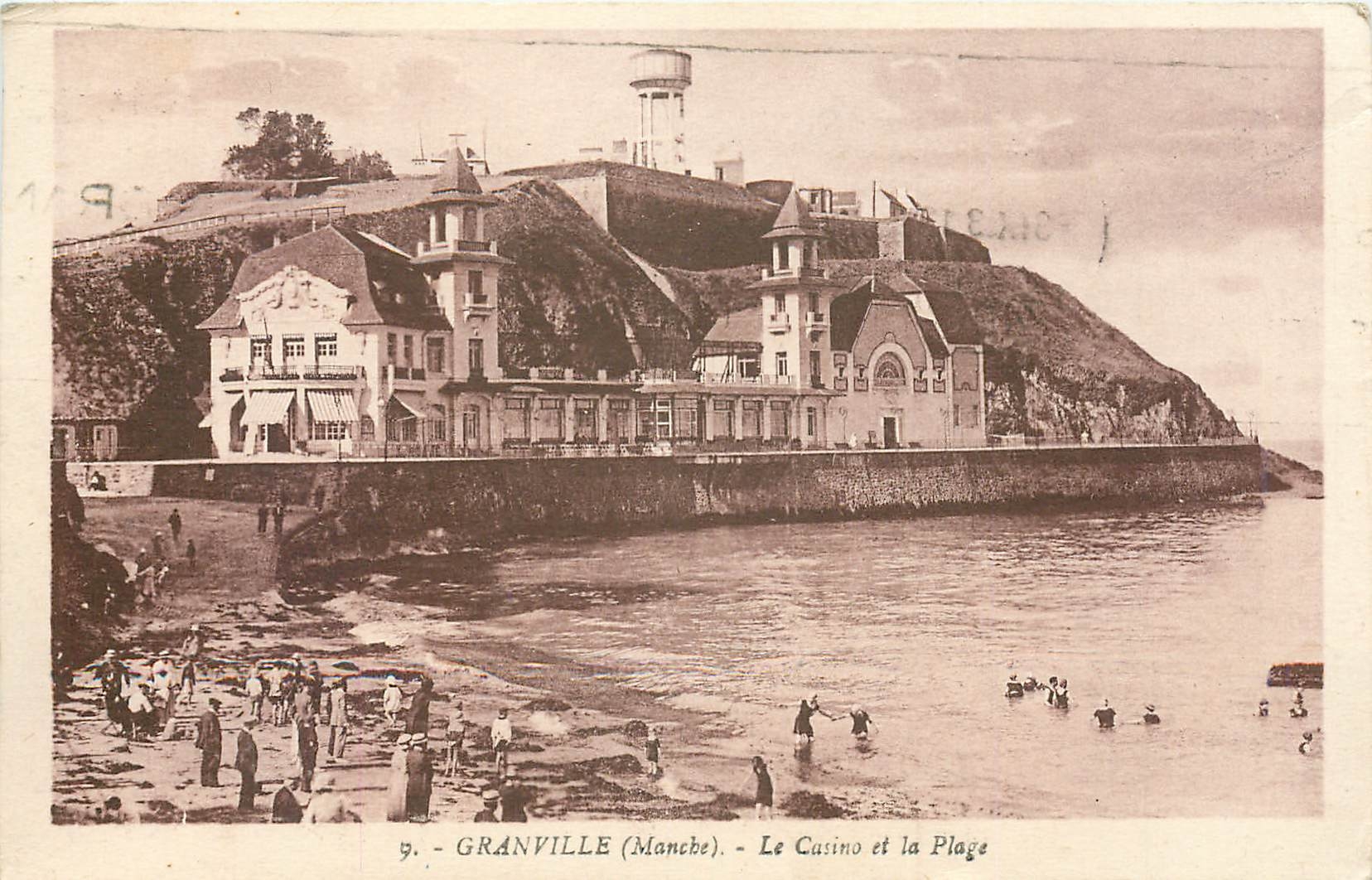 CPA Granville (Manche) Le Casino et la Plage