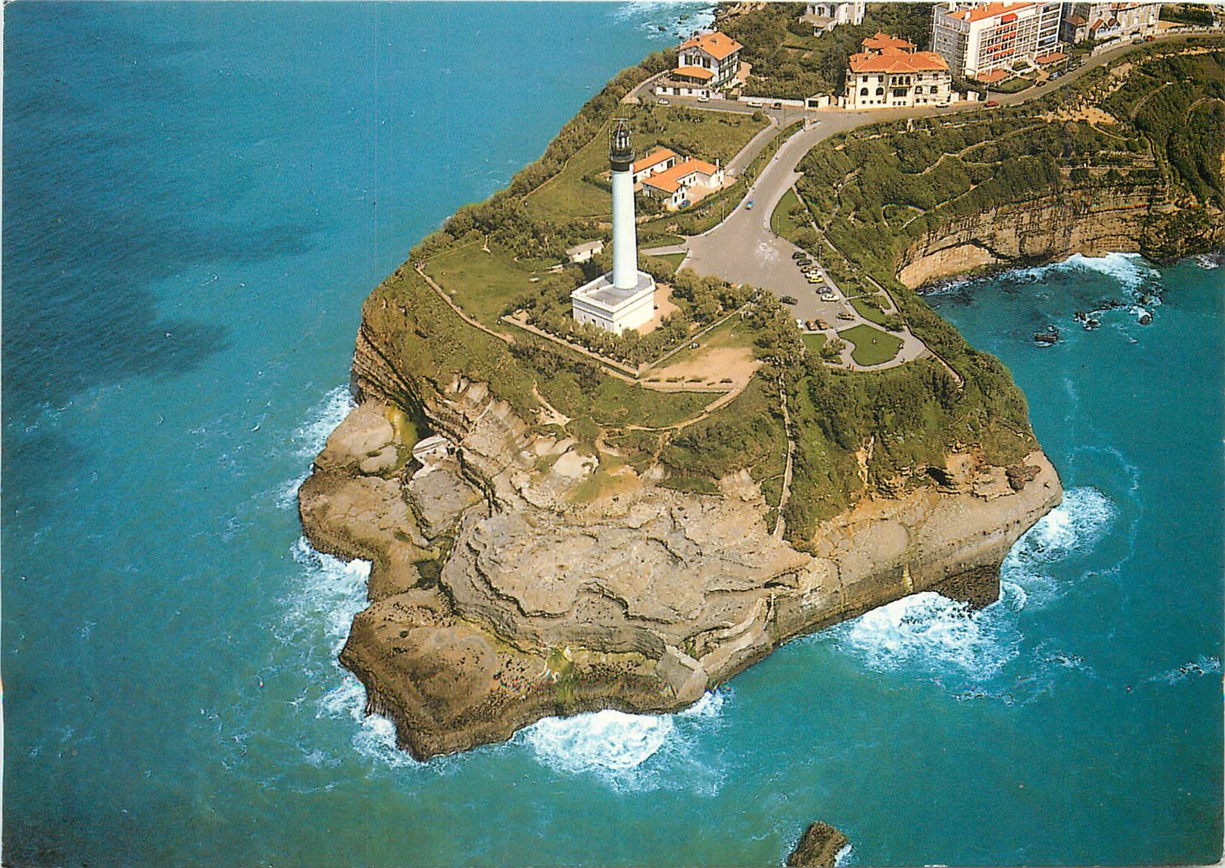 CPM Phare de Biarritz Construit en 1832 Hauteurs 44 m 73 mau dessus du niveua de la mer 258 marches
