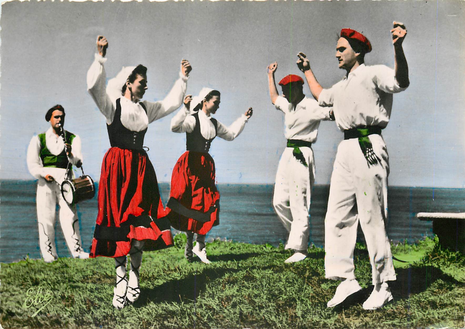 CPM Ballets Basques de Biarritz Oldarra Le Fandango