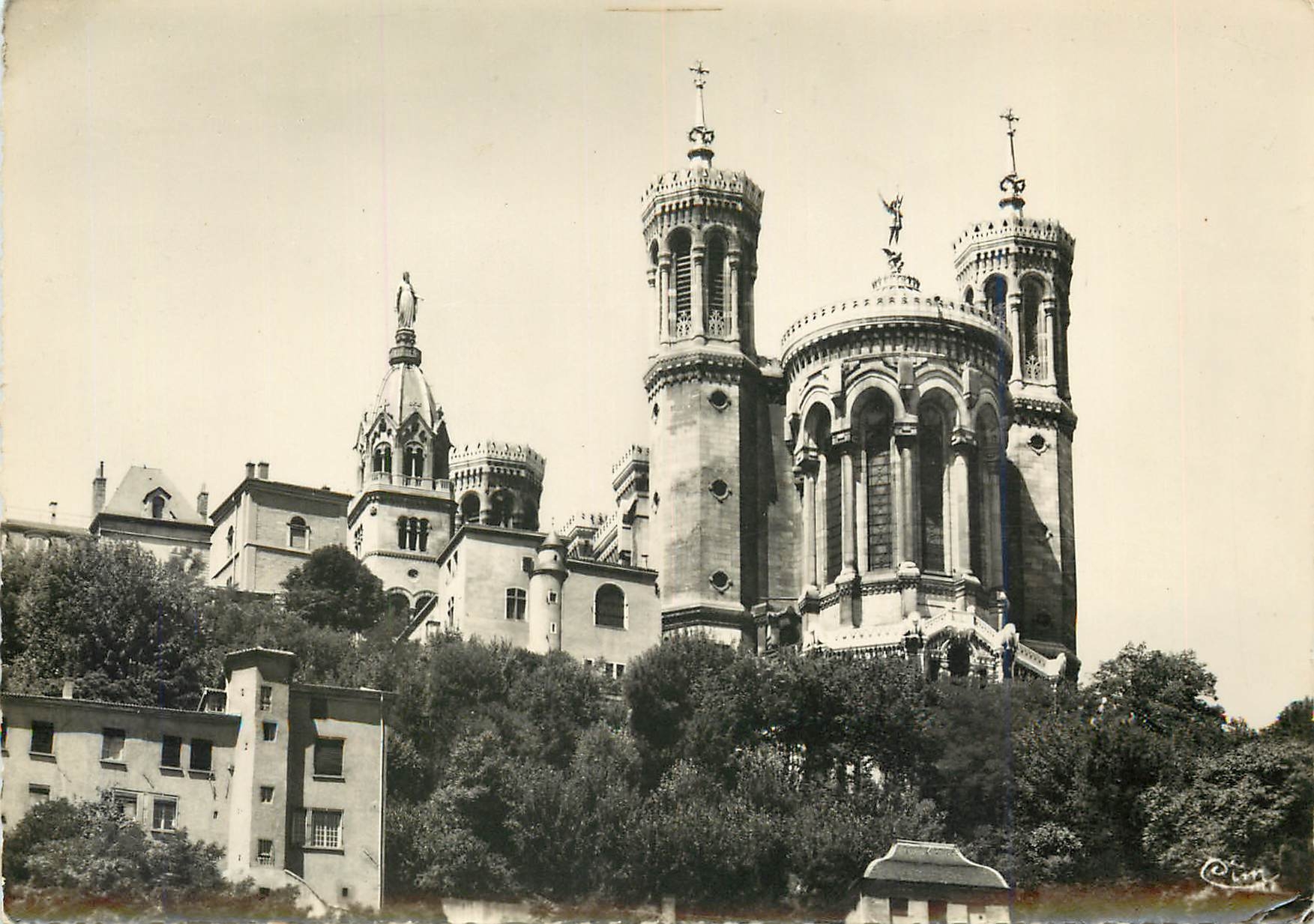 CPM Lyon Basilique de Fourviere 