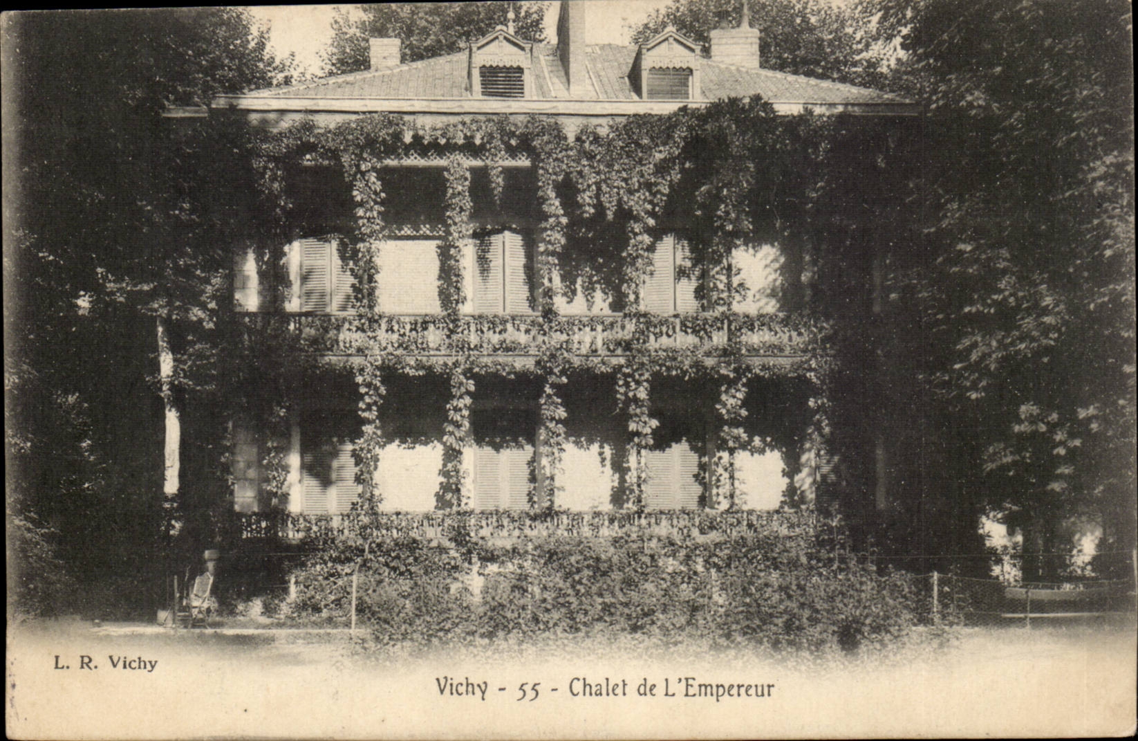 Vichy-Chalet de L'Empereur-CPA