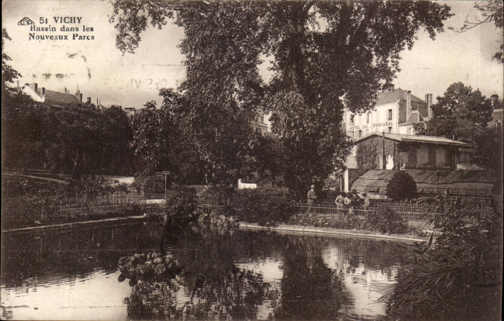 Vichy-Bassin dans les Nouveaux Parcs-CPA Hotel du Portugal