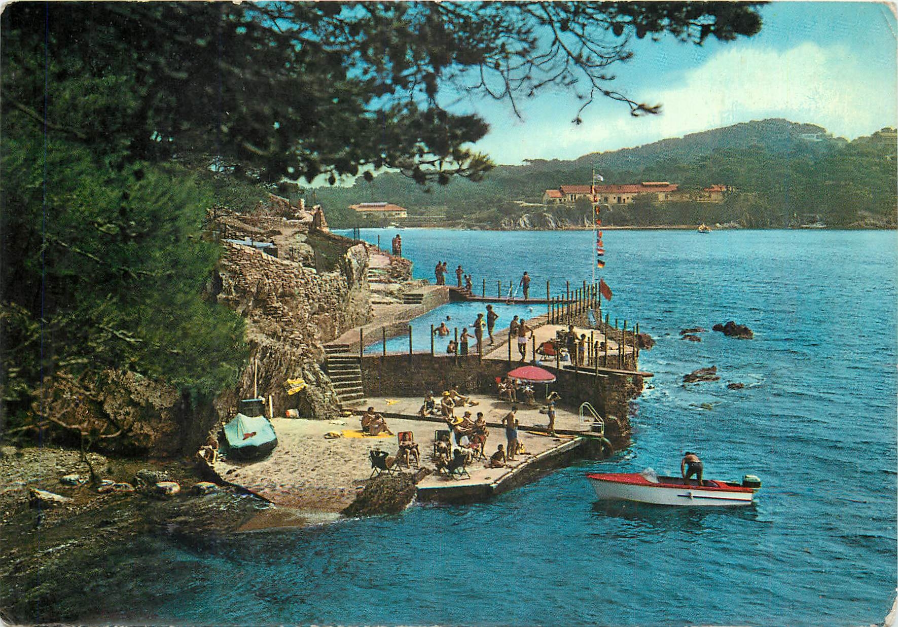 CPM La Cote d'Azur Giens (Var) La piscine du Provencal