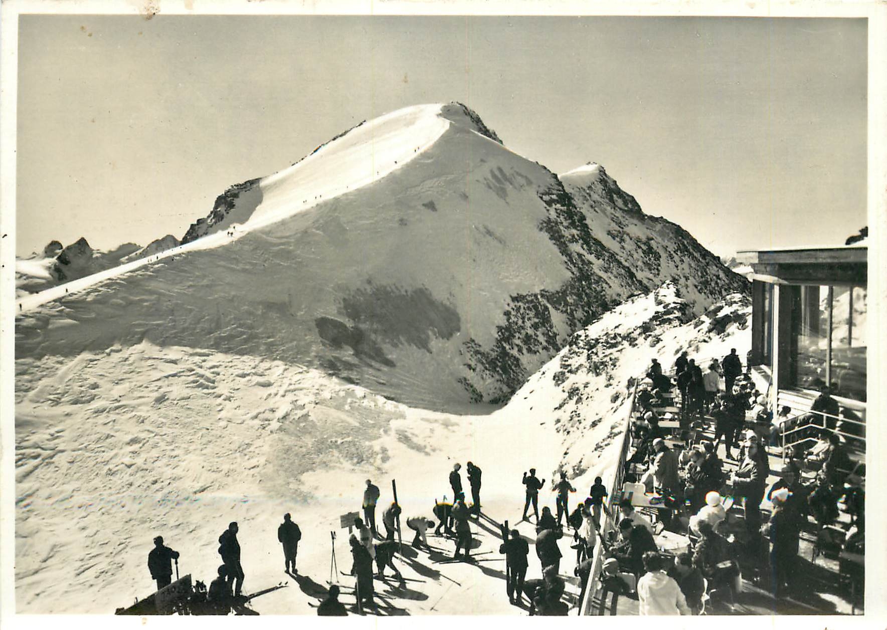 CPM Bergrestaurant Corvatsch 3298 m mit Piz Murtel Links