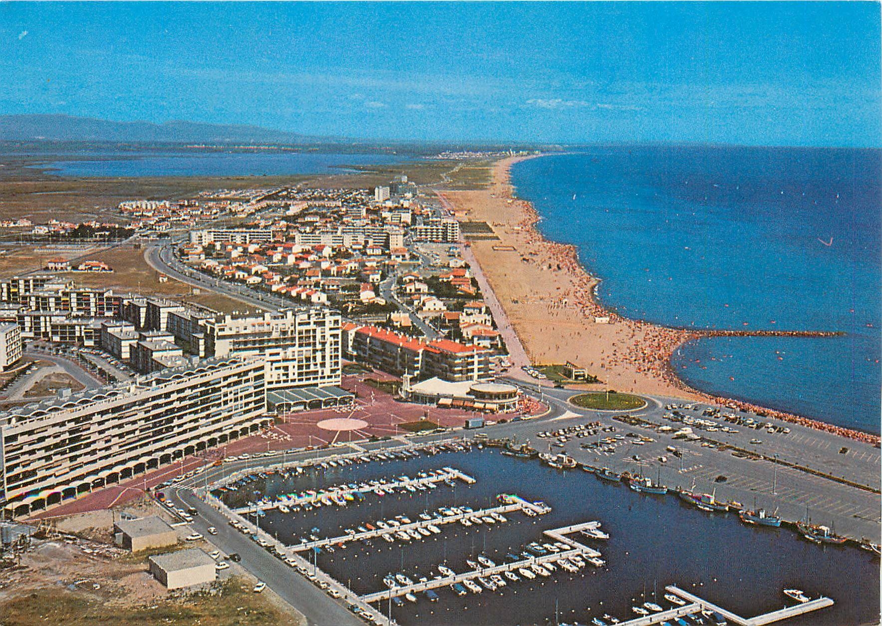 CPM Saint Cyprien Plage Vue generale du Port