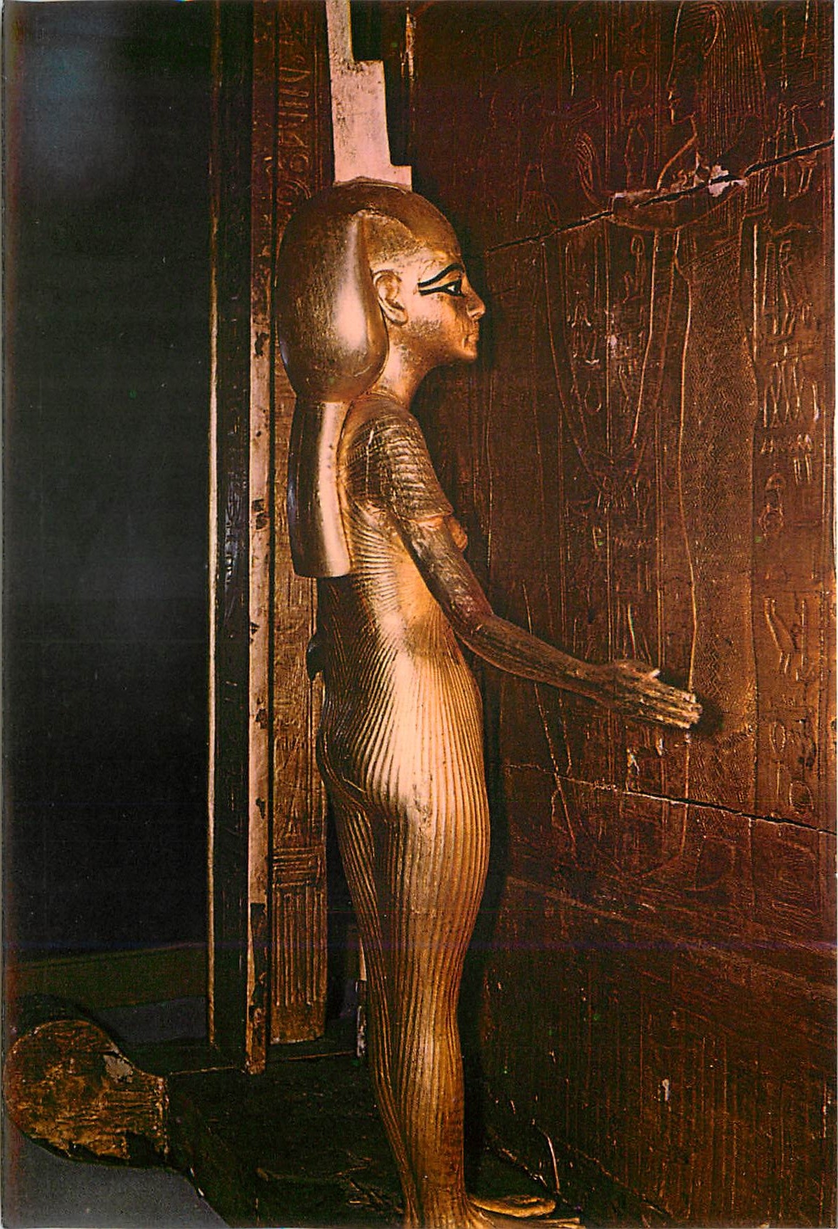 CPM La Musee Egyptien Cairo Statue de la deesse Isis