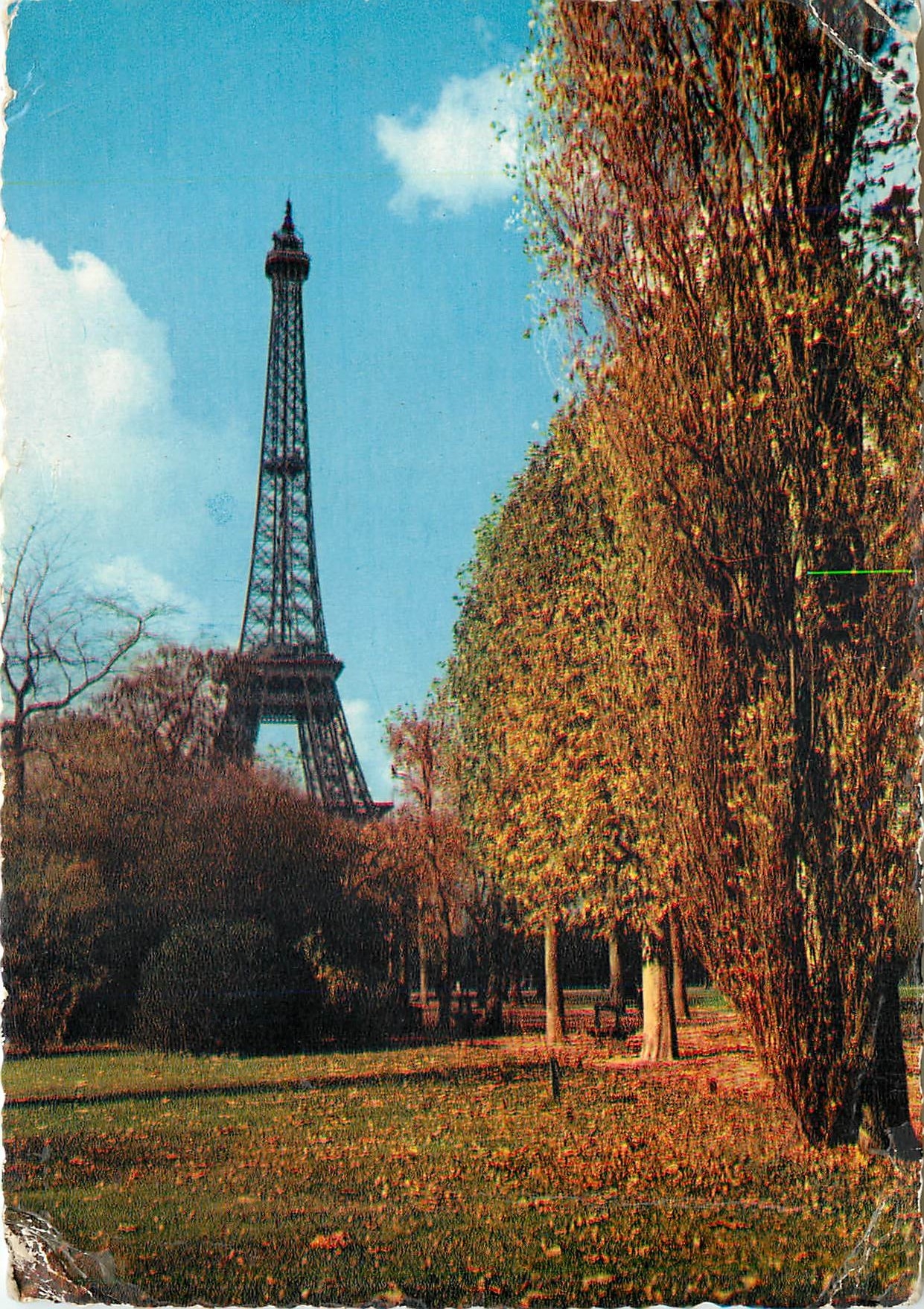CPM Paris La Tour Eiffel 