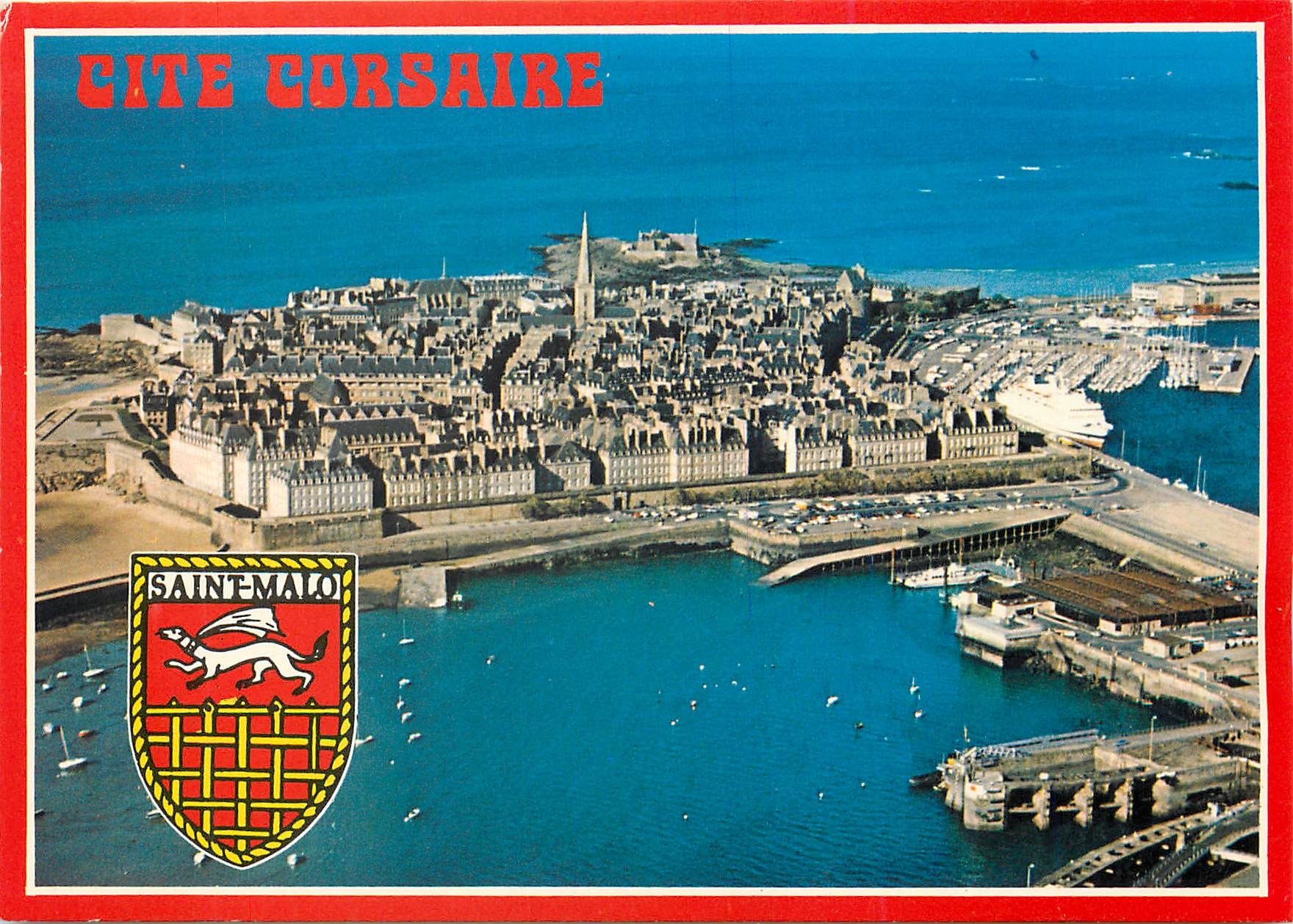 CPM St Malo Cite Corsaire La vieille Ville et son port 