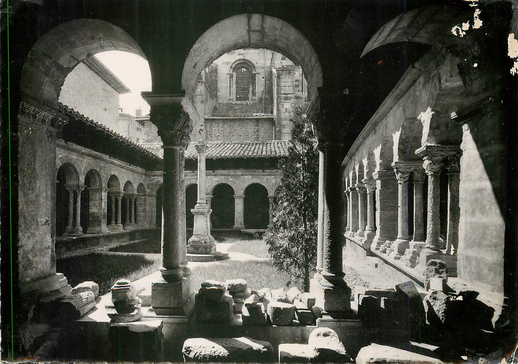 CPM Vienne sur Le Rhone Isere Le Cloitre Roman de Saint Andre le Bas