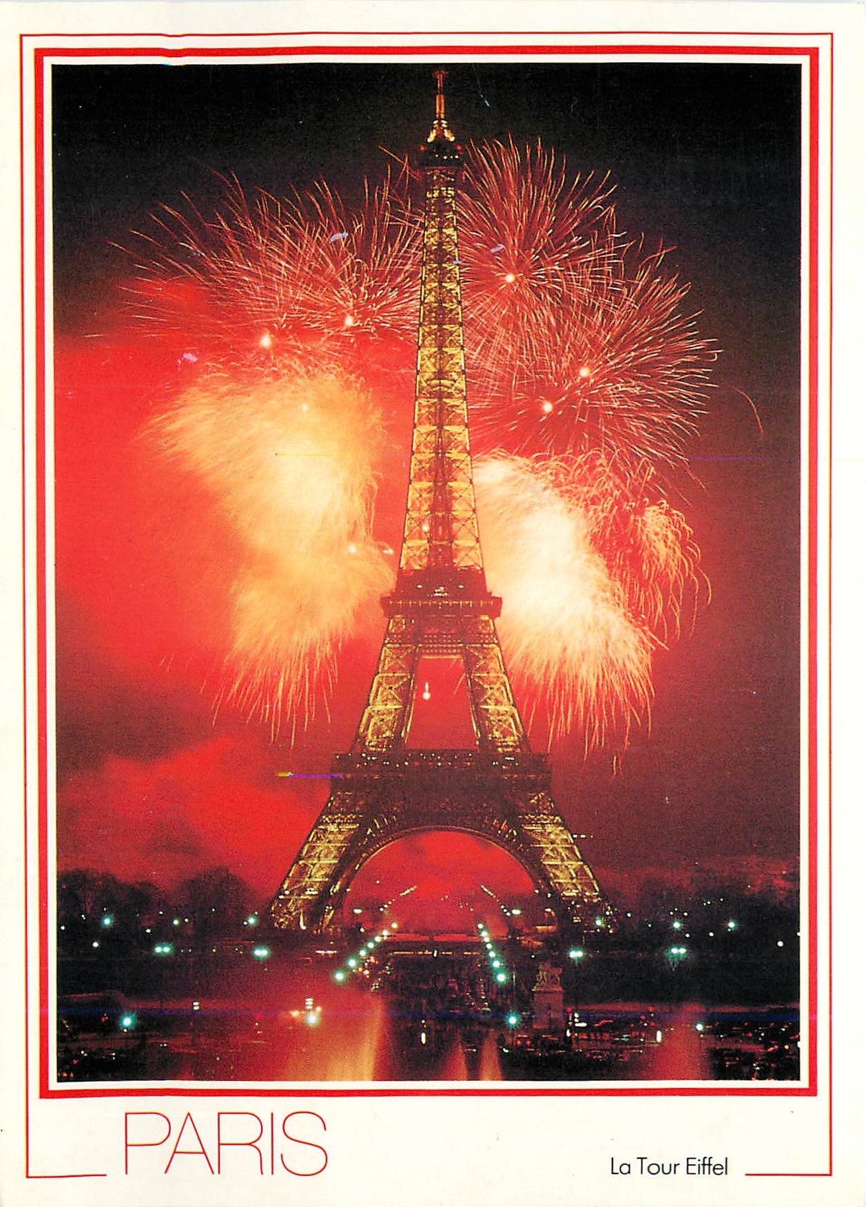 CPM Paris Feu d'artifice a la Tour Eiffel