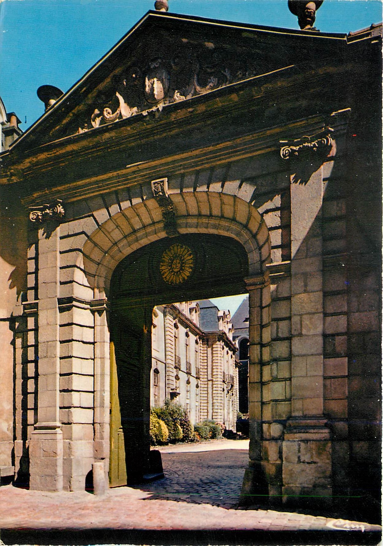 CPM Rennes L et V Hotel de Blossac rue du Chapitre