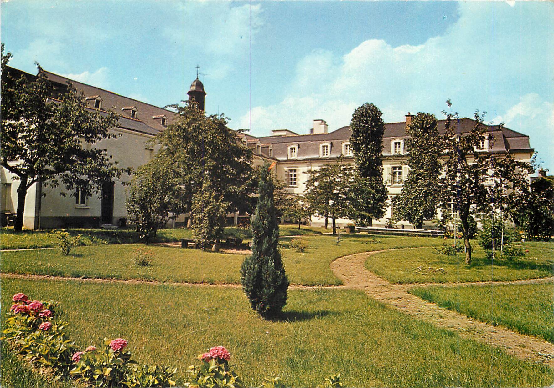 CPM Maison de Convalescense St Thomas de Villeneuve rue de Dinan rue Saint Louis Rennes