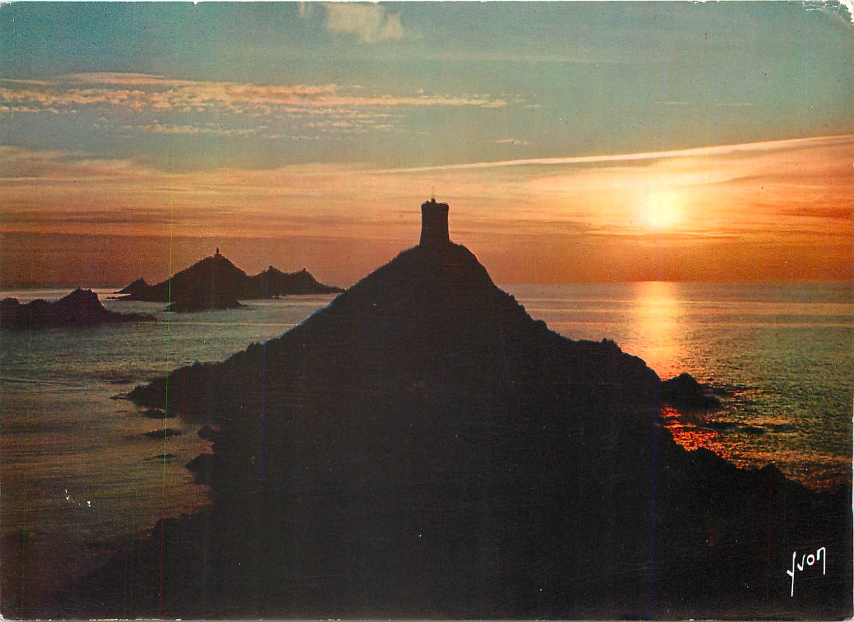 CPM La Corse oasis de Beaute Coucher de soleil sur les Iles Sanguinaires 