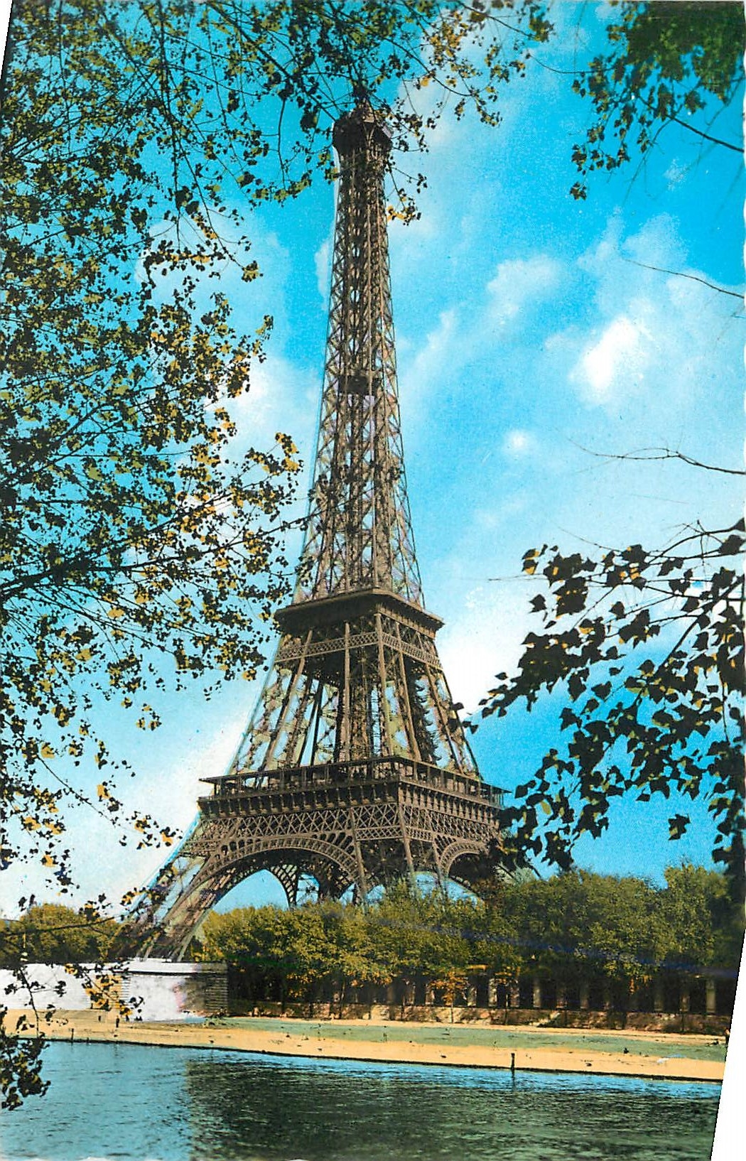 CPM Paris La Tour Eiffel 