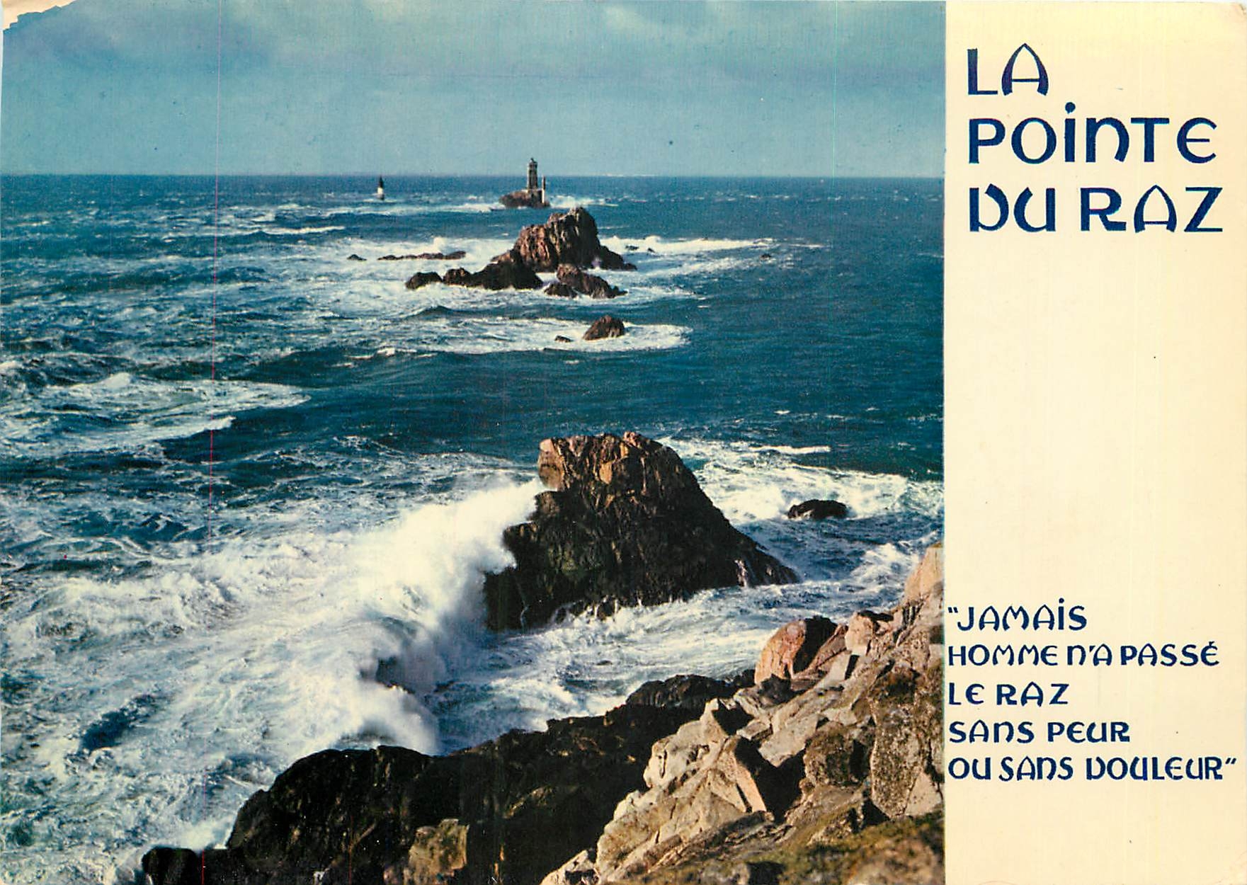 CPM La Pointe du Raz Finistere L'extreme pointe avec les courants souvent violents devant le phare d
