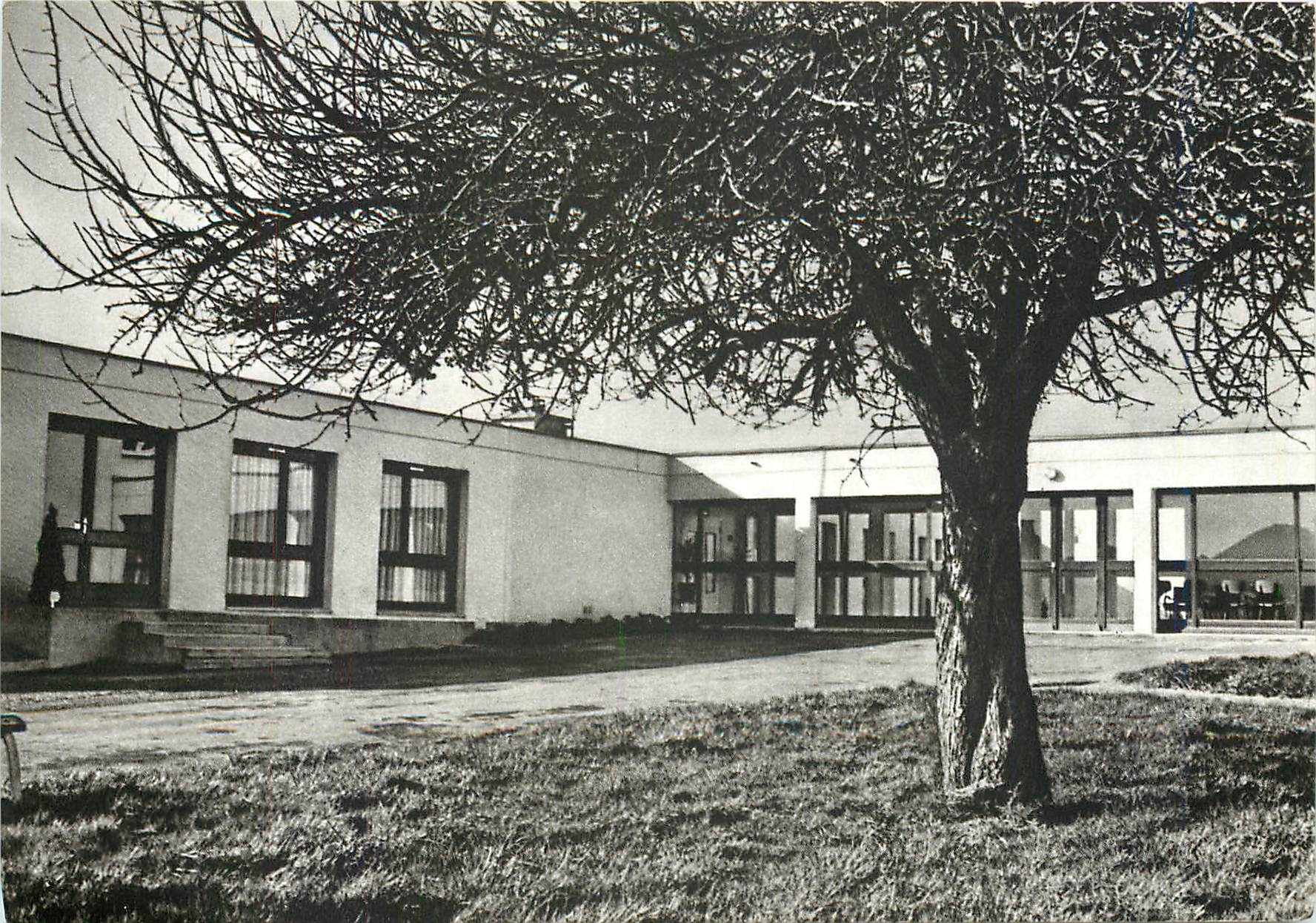 CPM Residence Les Verges Sens de Bretagne L'entree et les bureaux