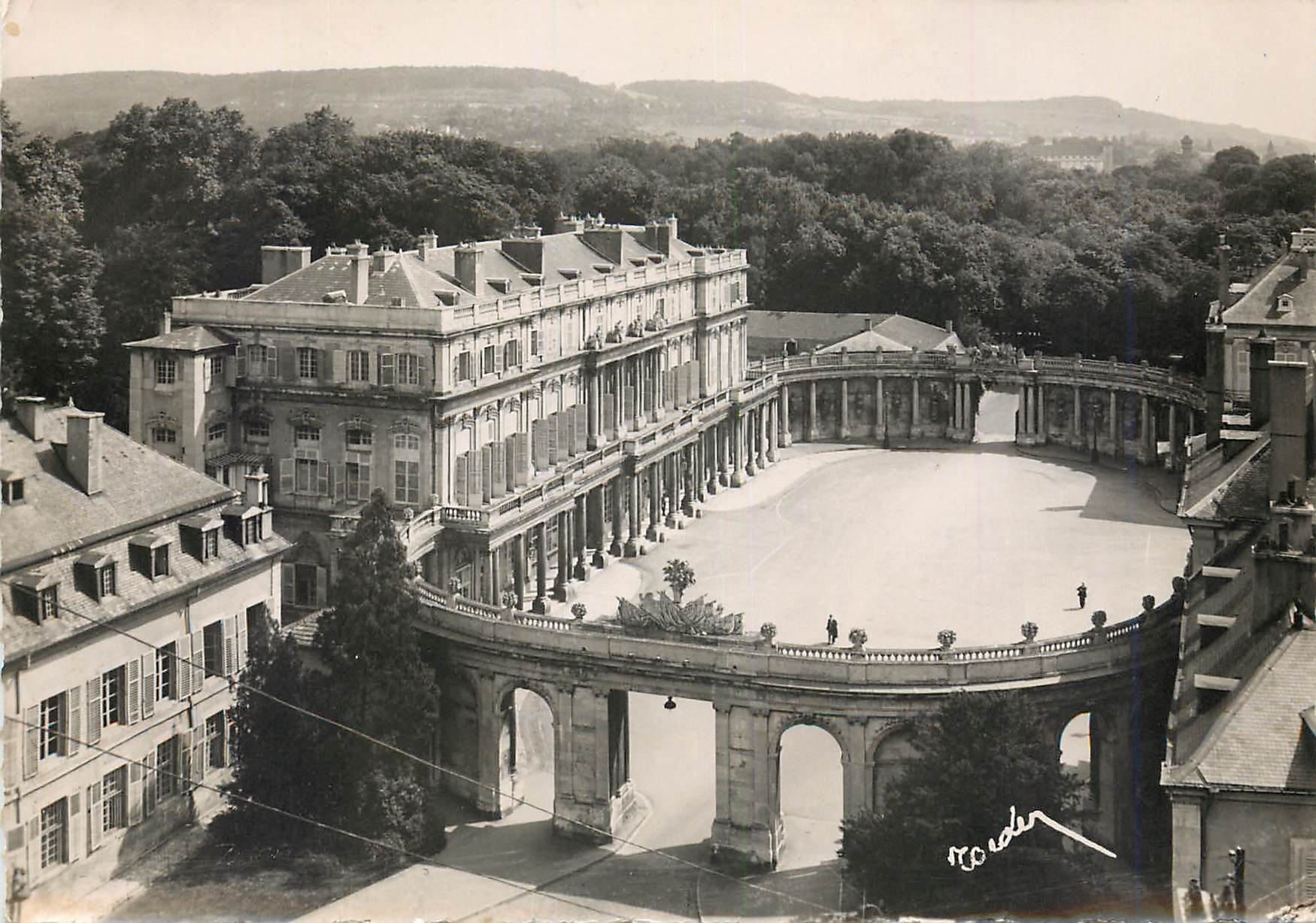 CPM Nancy Hemicycle de la Place Carriere 