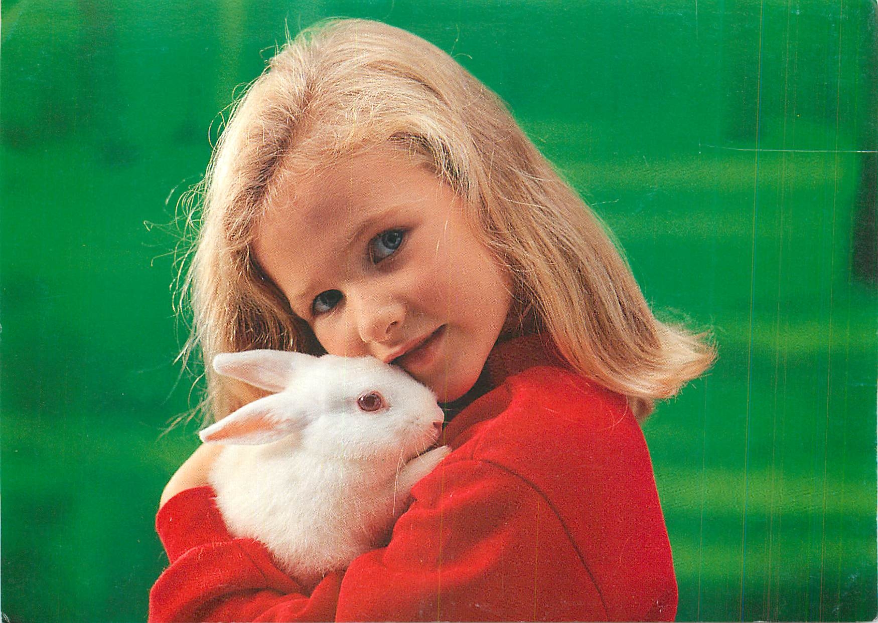 CPM Enfant Lapin