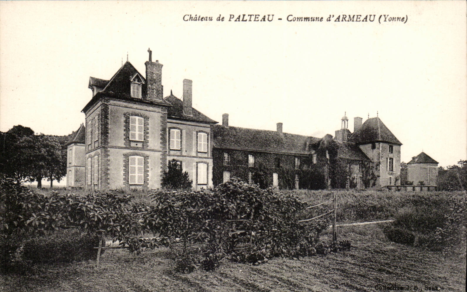 (Yonne) Castle of Palteau- Commune of Armeau- CPA