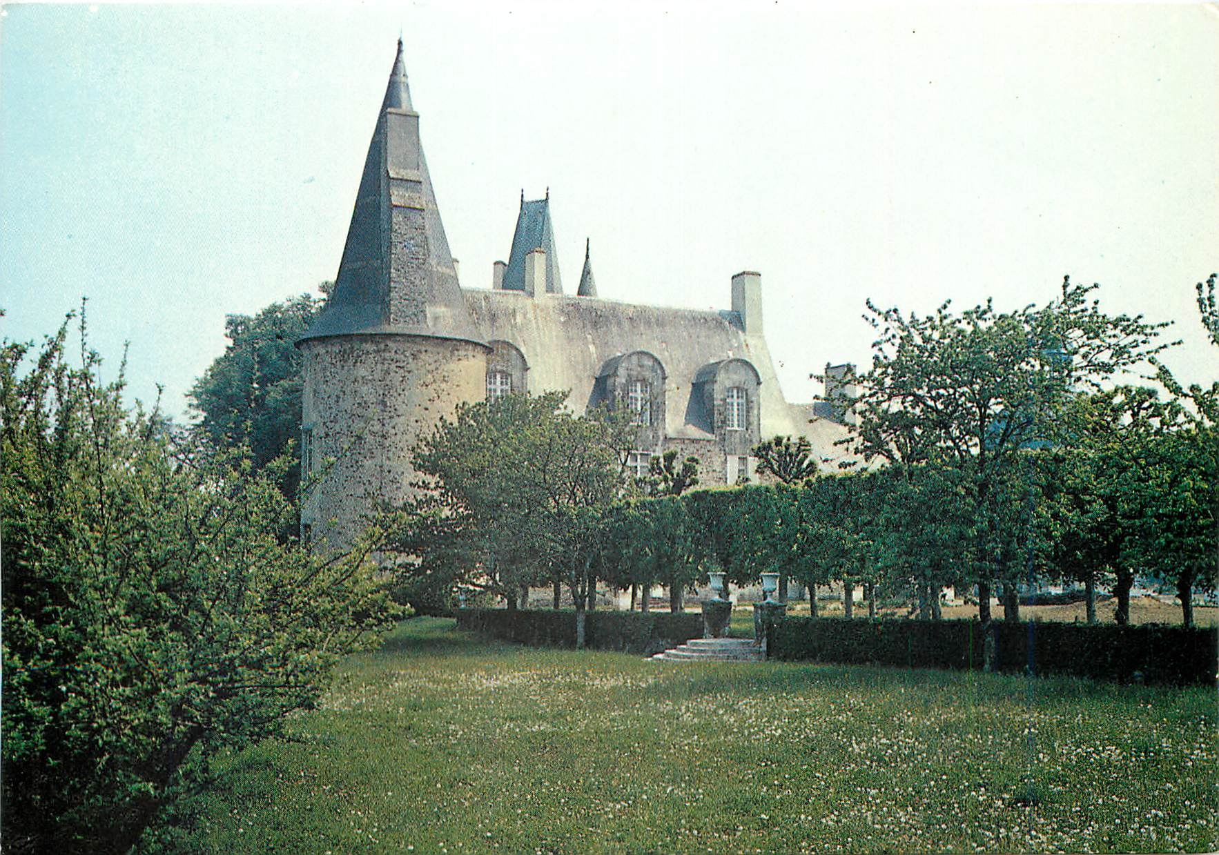 CPM Vitre L et V Porte de la Bretagne Chateau des Rochers Sevigne