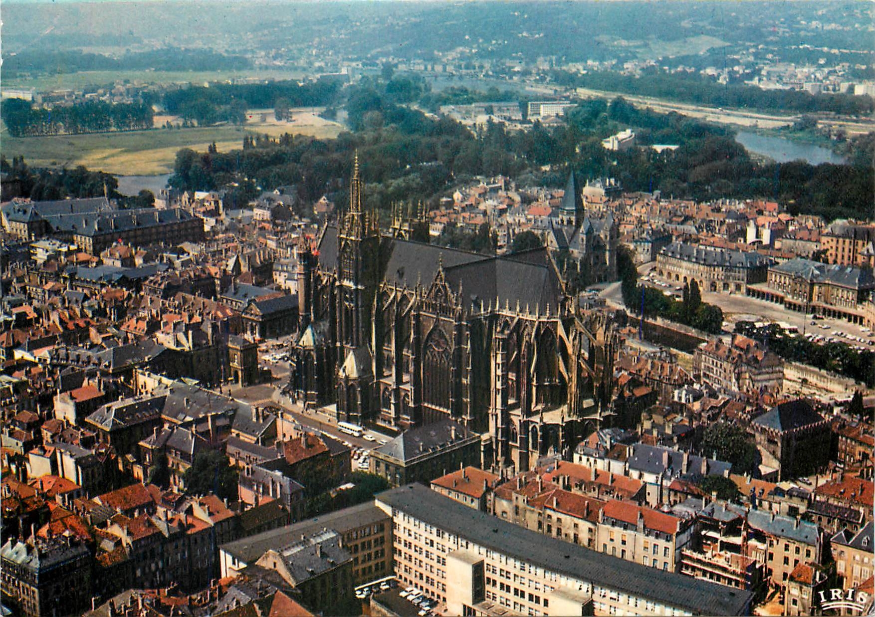 CPM Metz (Lorraine) Vue aerienne sur la cathedrale St Etienne