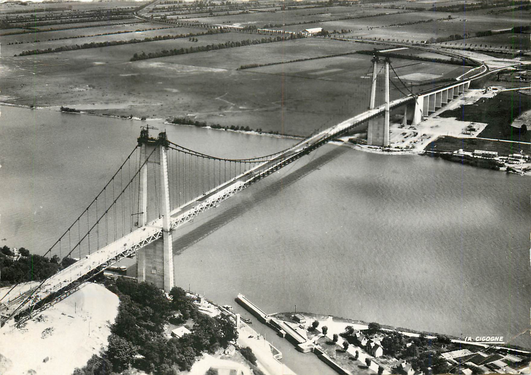 CPM Le Pont de Tancarville (Seine Maritime) Long totale 1410 m travee centrale 608 m