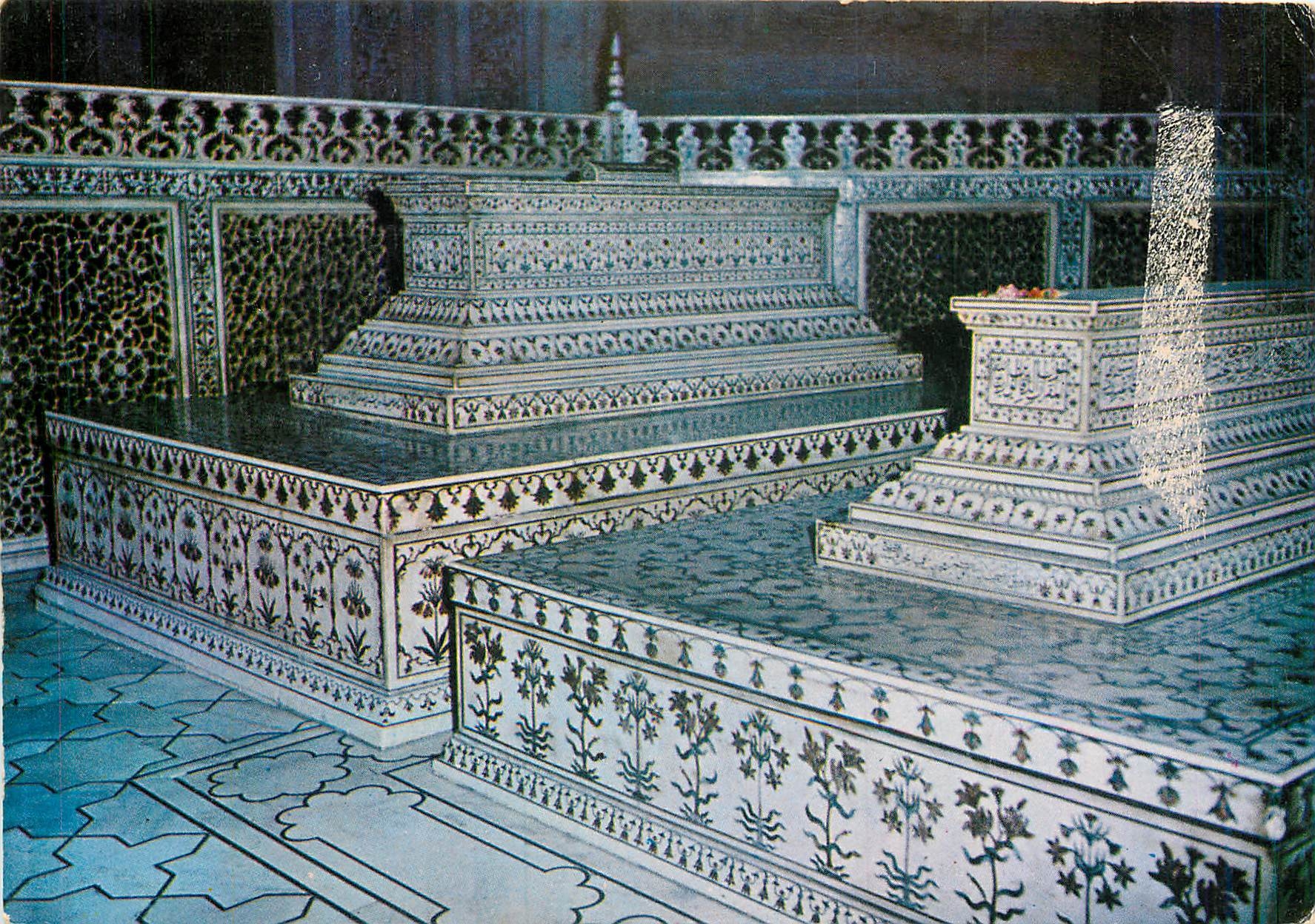 CPM Toms inside the tai agra India