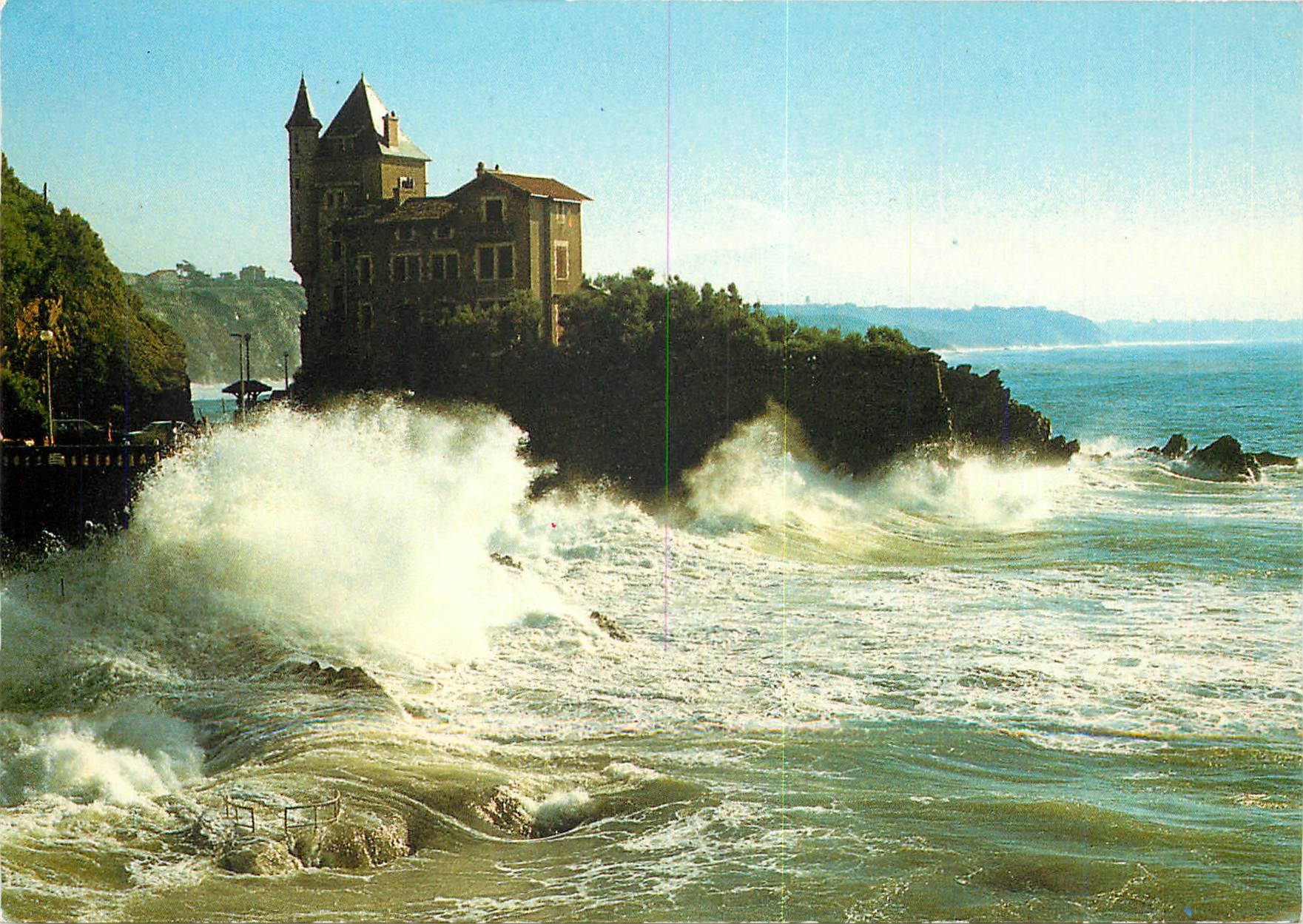 CPM Cote Basque Biarritz Tempete sur la Villa Belza