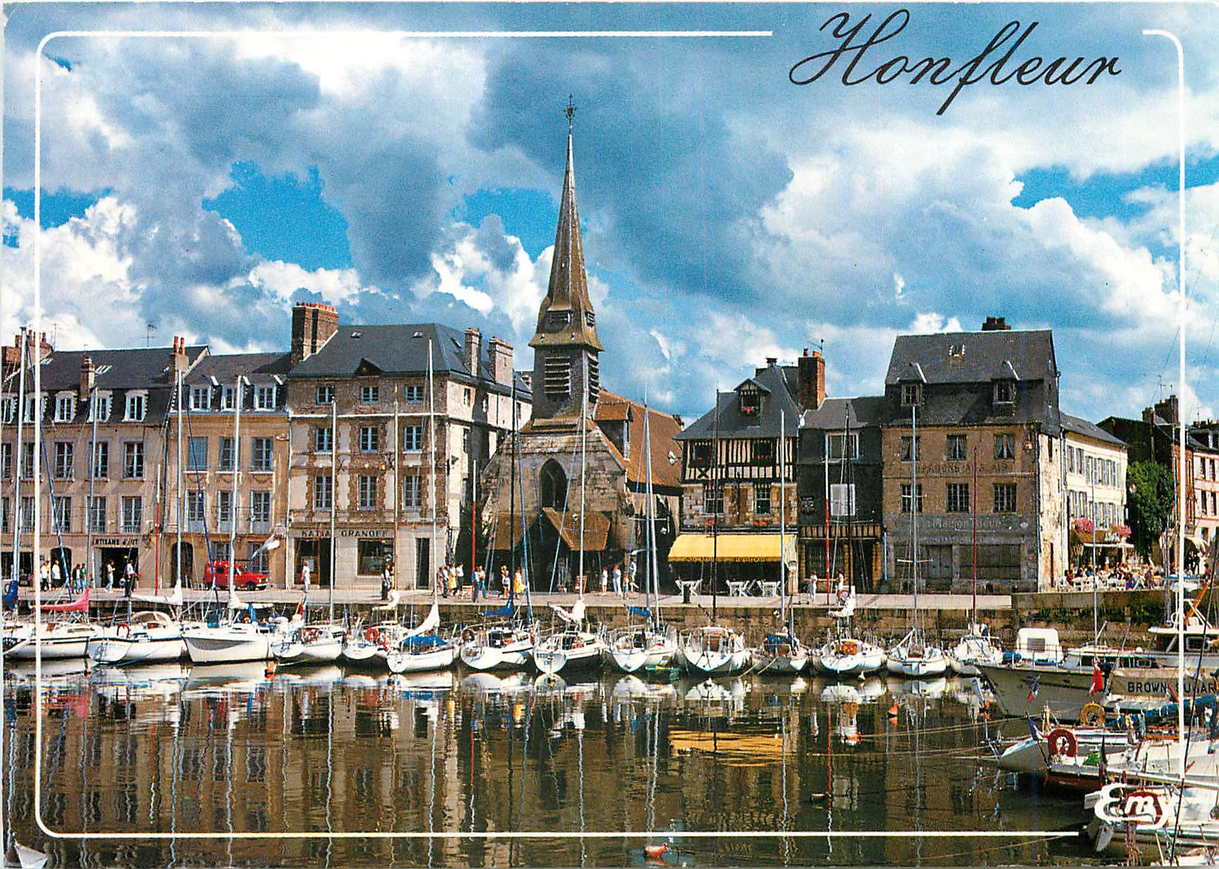 CPM Honfleur (Calvados) Le vieux bassin le quai Saint Etienne