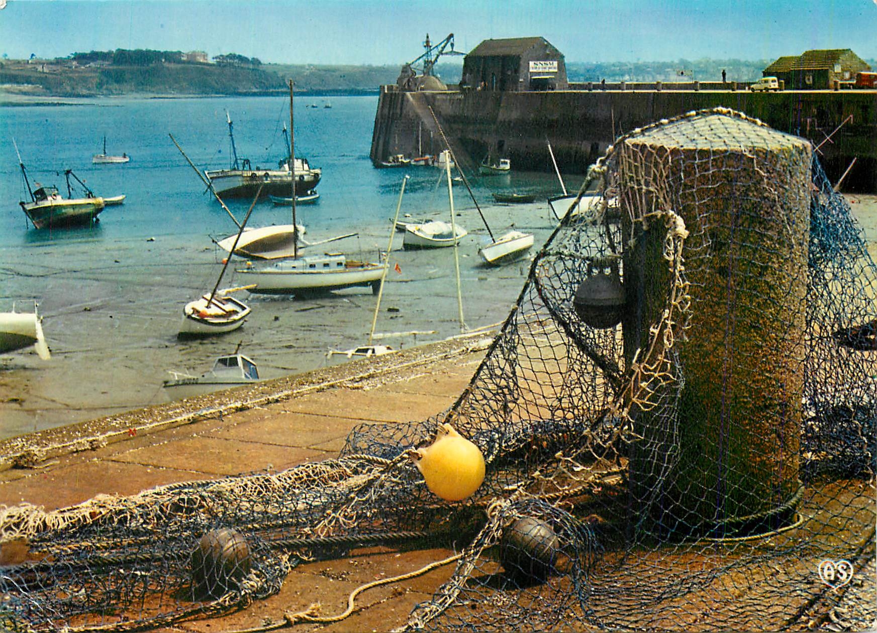 CPM Granville (Manche) Le Port et le Jetee a mer basse
