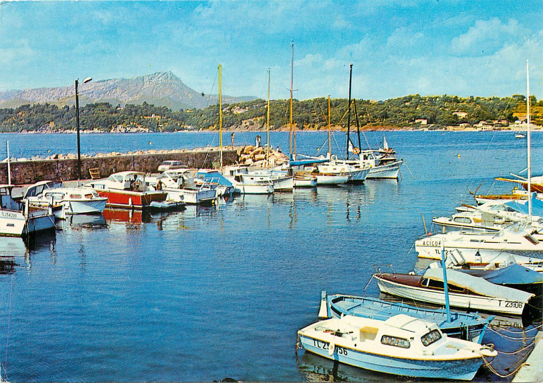 CPM Cote Varoise Les Oursinieres (Env du Pradet Le port au fond le Cap Brun et le Coudon