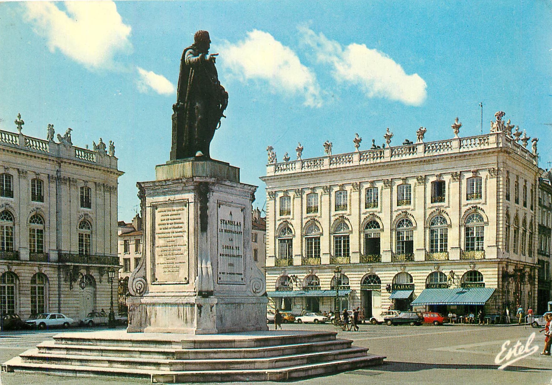 CPM Nancy (Meurthe et Moselle) La place Stanislas et la Statue de Stanislas Leczinsky