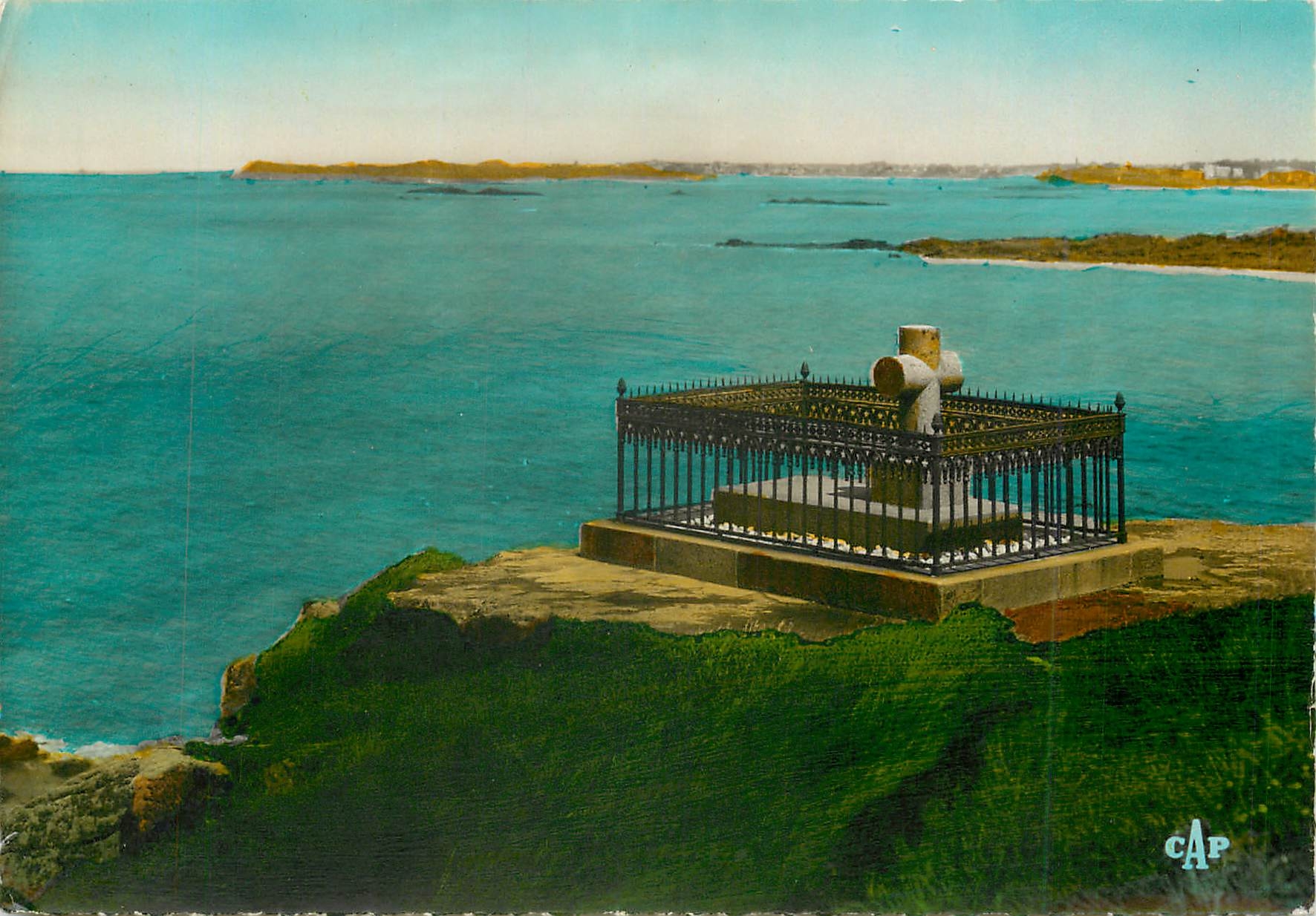 CPM St Malo Le Tombeau de chateaubriand