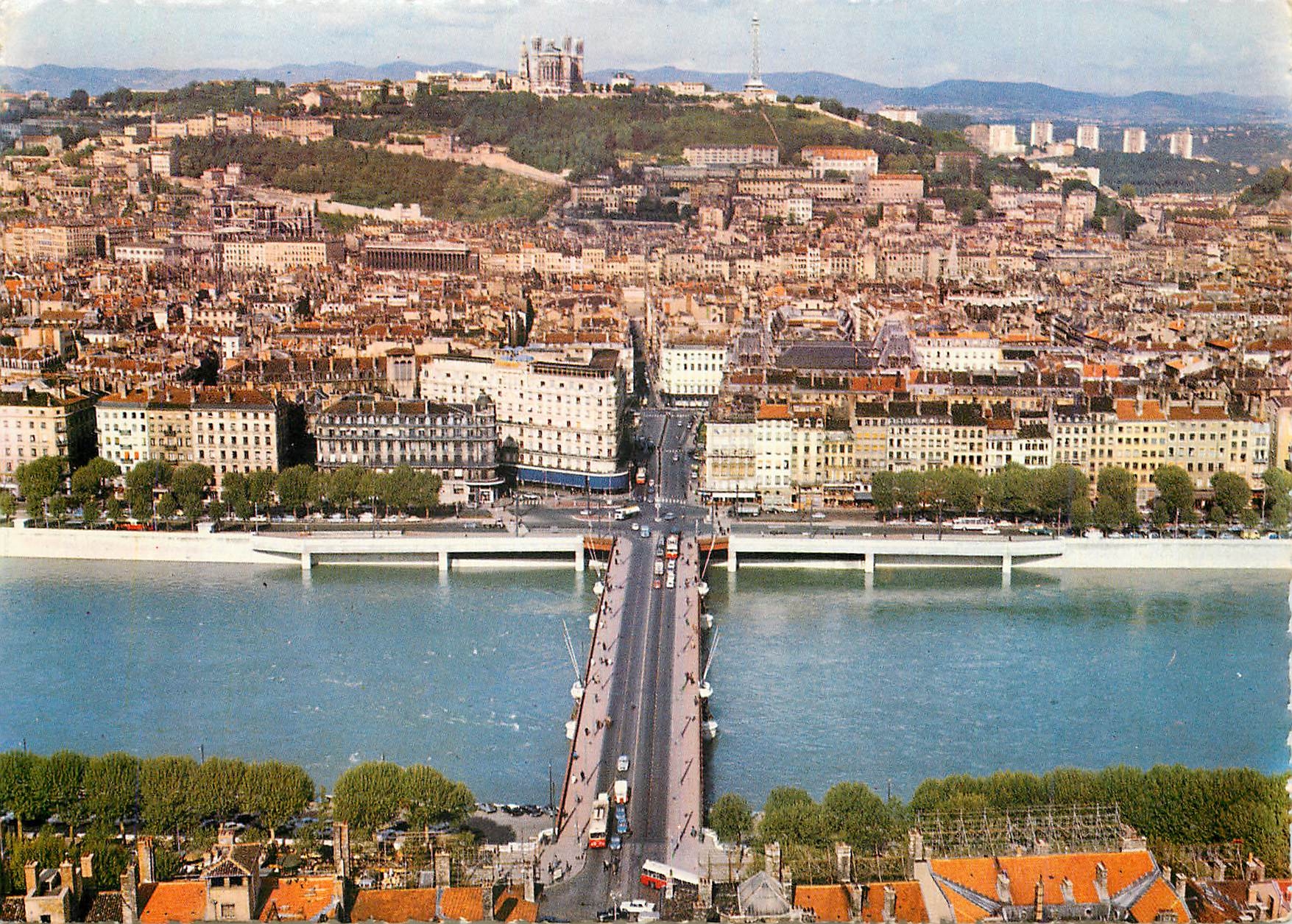 CPM Lyon Le Pont Lafayette sur le Rhone la ville et la Colline de Fourviere