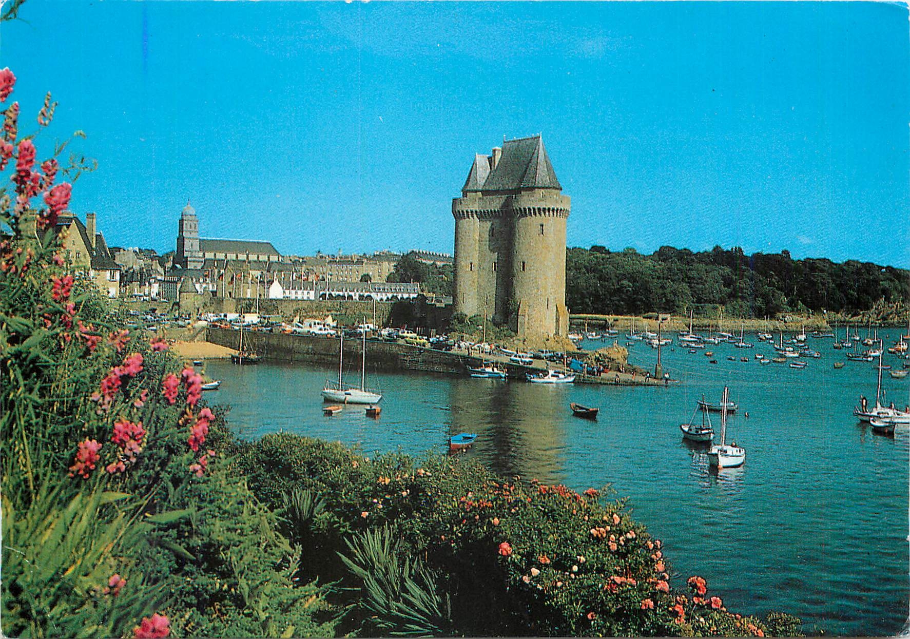 CPM saint Servan (I et V) Ville gleurie vue generale sur le port