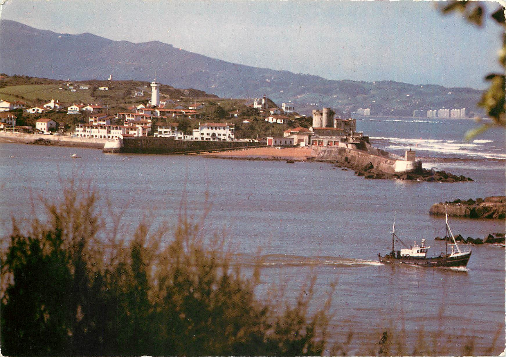 CPM Saint Jean de Luz le fort de Socoa bateau de peche