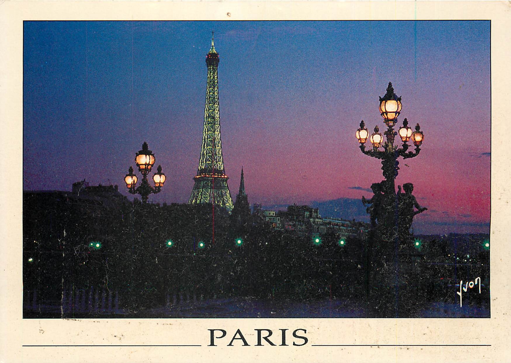 CPM Paris la nuit La Tour Eiffel 