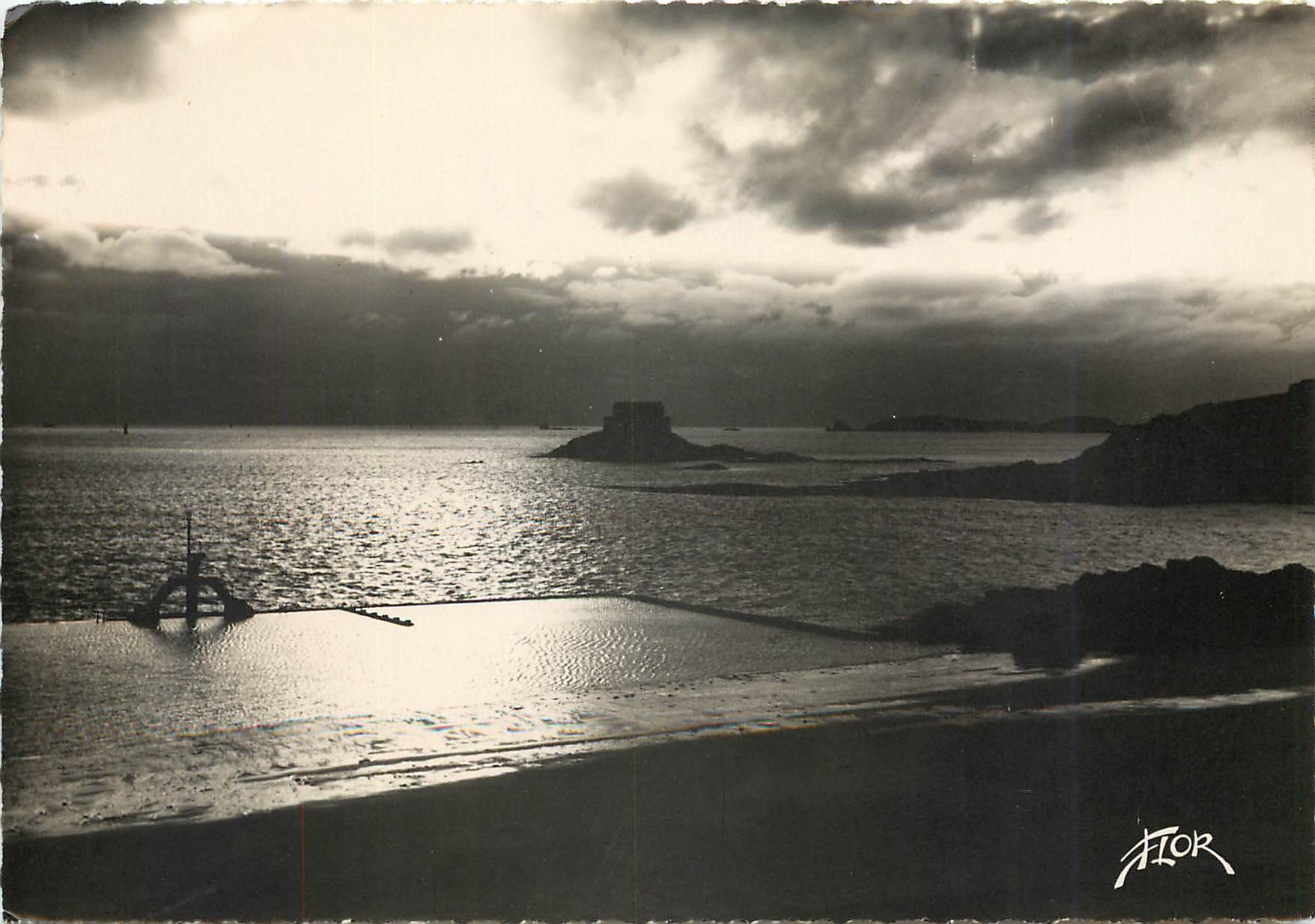 CPM Saint Malo L et V Coucher de Soleil sur les Iles