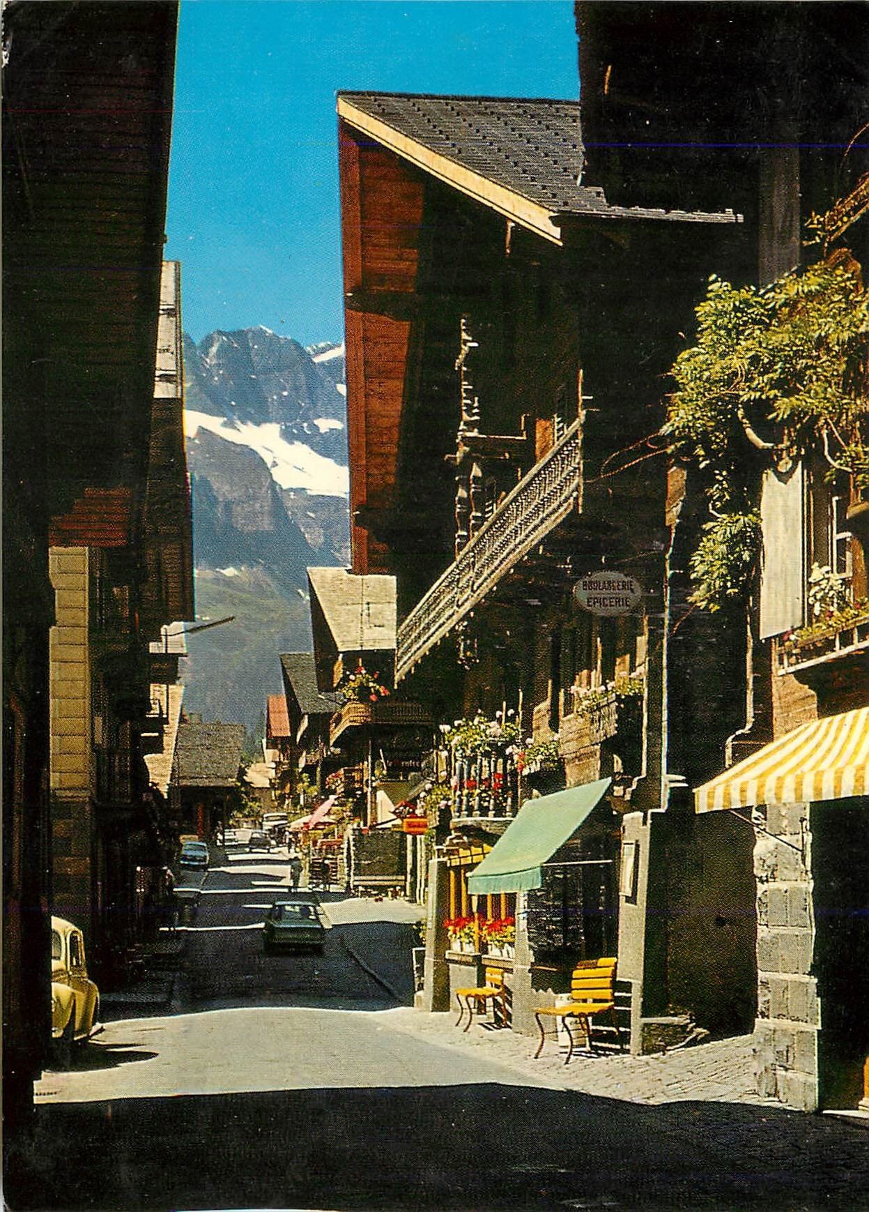 CPM Champery Rue du Village Maisons typiques du Val d'Illiez