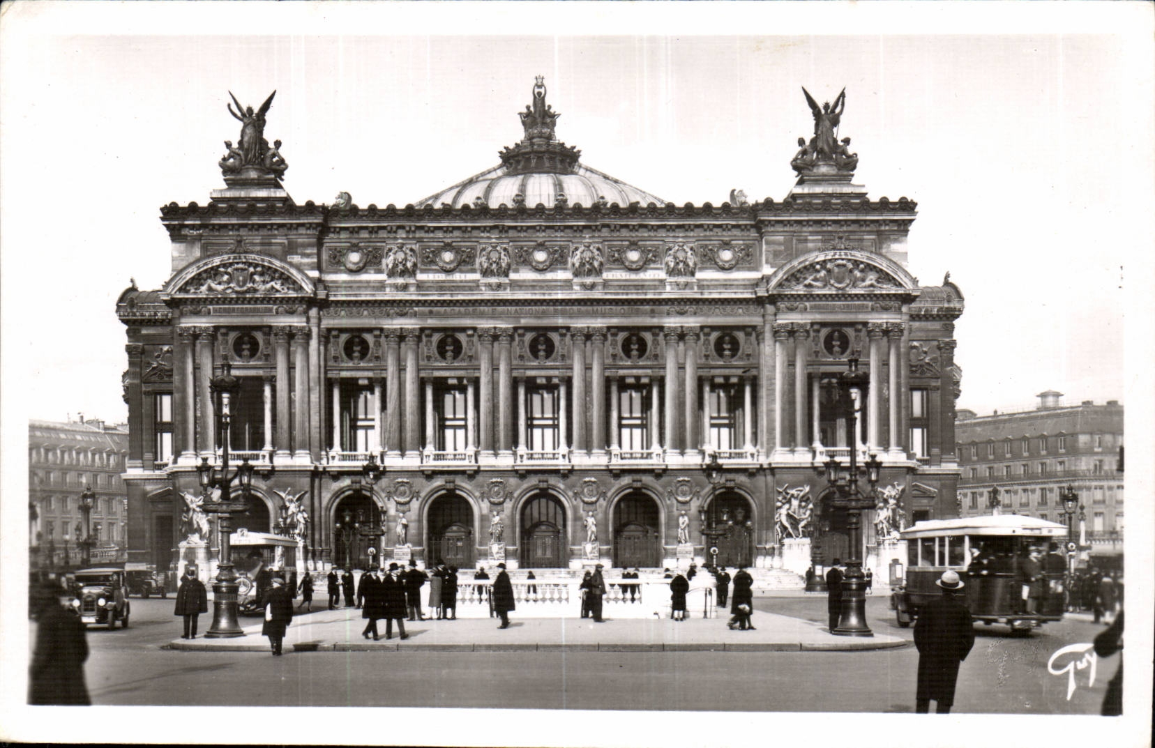 Paris CPA the opera