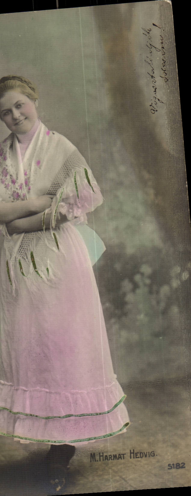 Fantasy - Woman - Woman smiling with pride CPA (Hungarian chart Hungary Hungary)