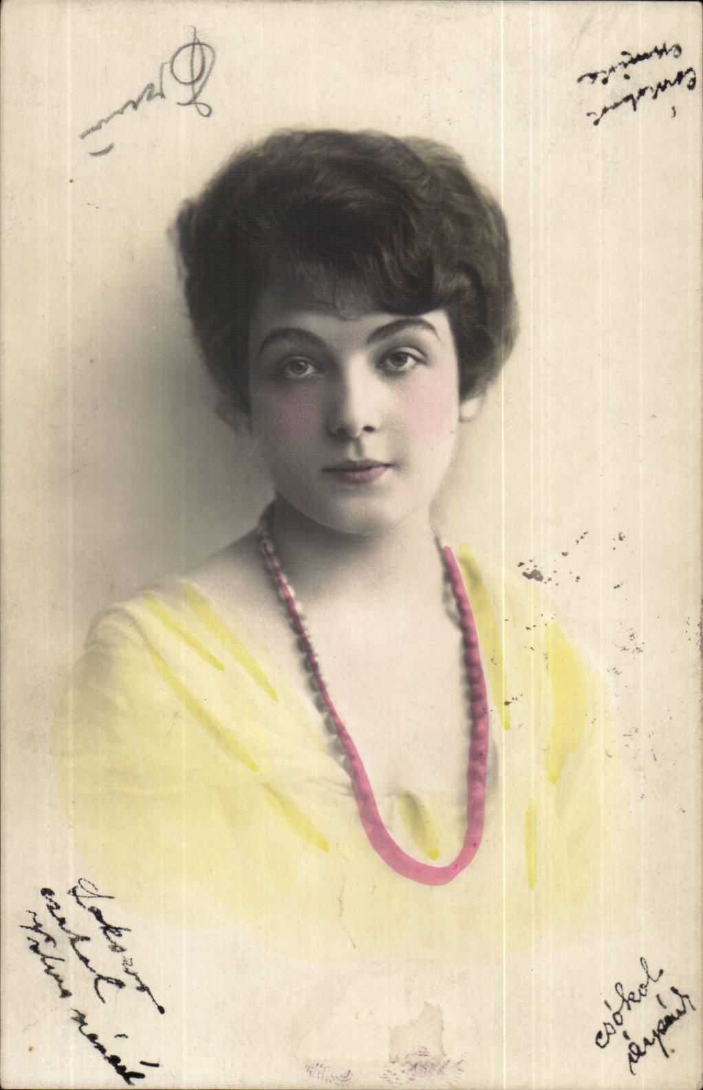 Fantasy - Woman - Woman with simpering spalling hammer and beaded necklace CPA (Hungarian chart Hungary Hungary)