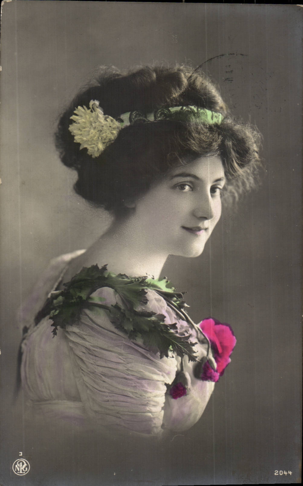 Fantasy - Woman - Elegant woman with software spalls CPA (Hungarian chart Hungary Hungary)