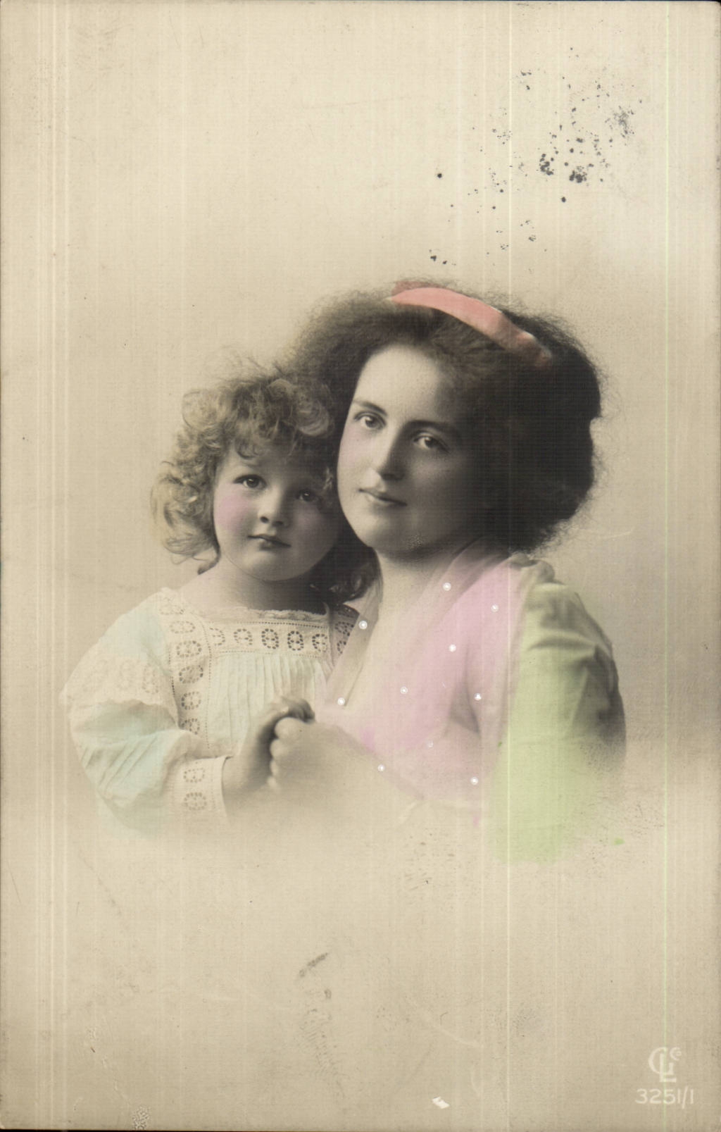 Fantasy - Woman - Woman and child with software sweet expressions (Hungarian chart Hungary Hungary)