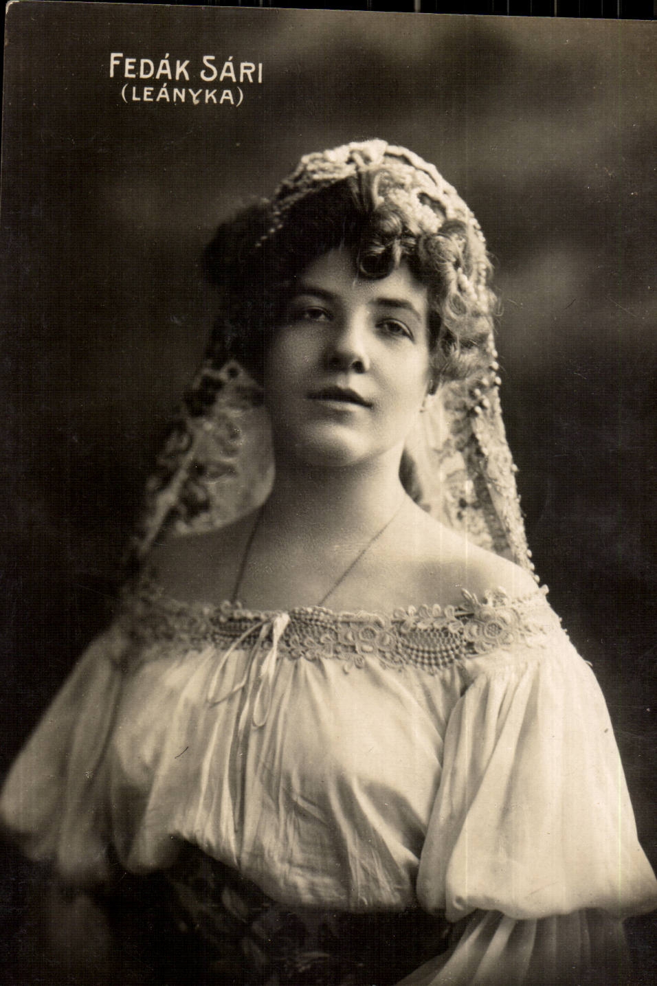 Fantasy - Woman - Calm Woman with laces veil (Hungarian chart Hungary Hungary)