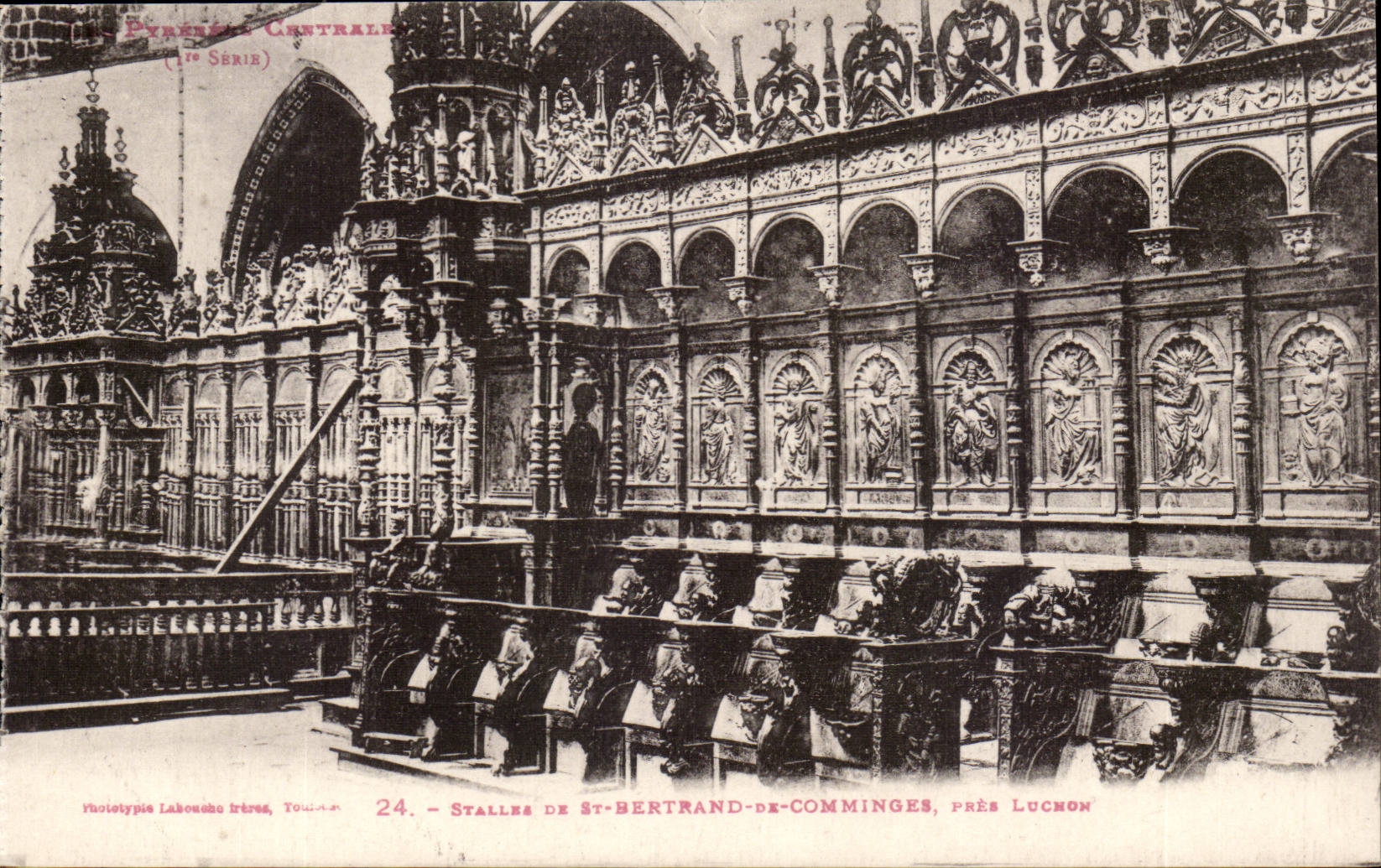 Saint Bertrand de Comminges CPA close Luchon stalls