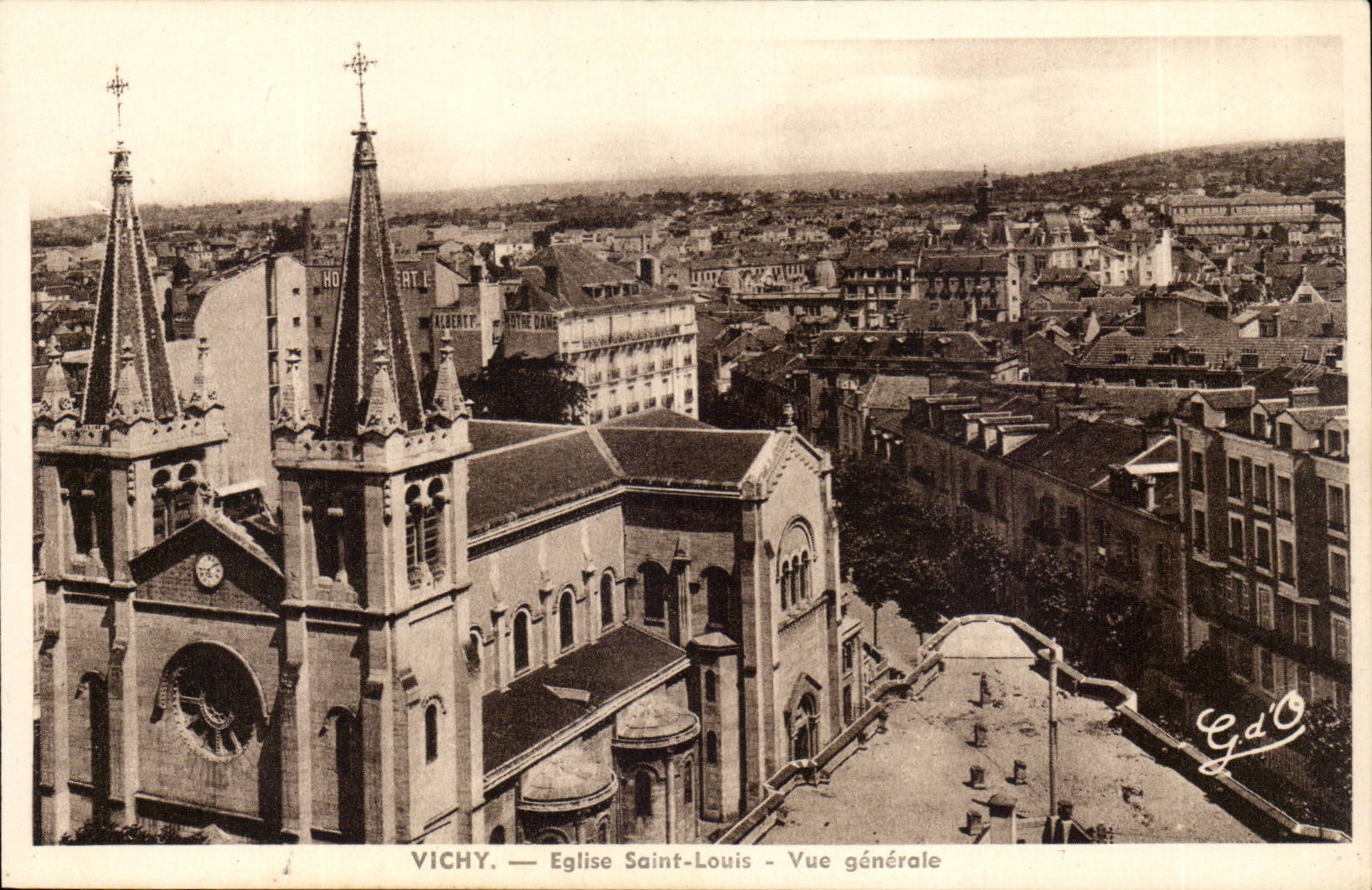 Vichy CPA Eglise Saint Louis Vue generale