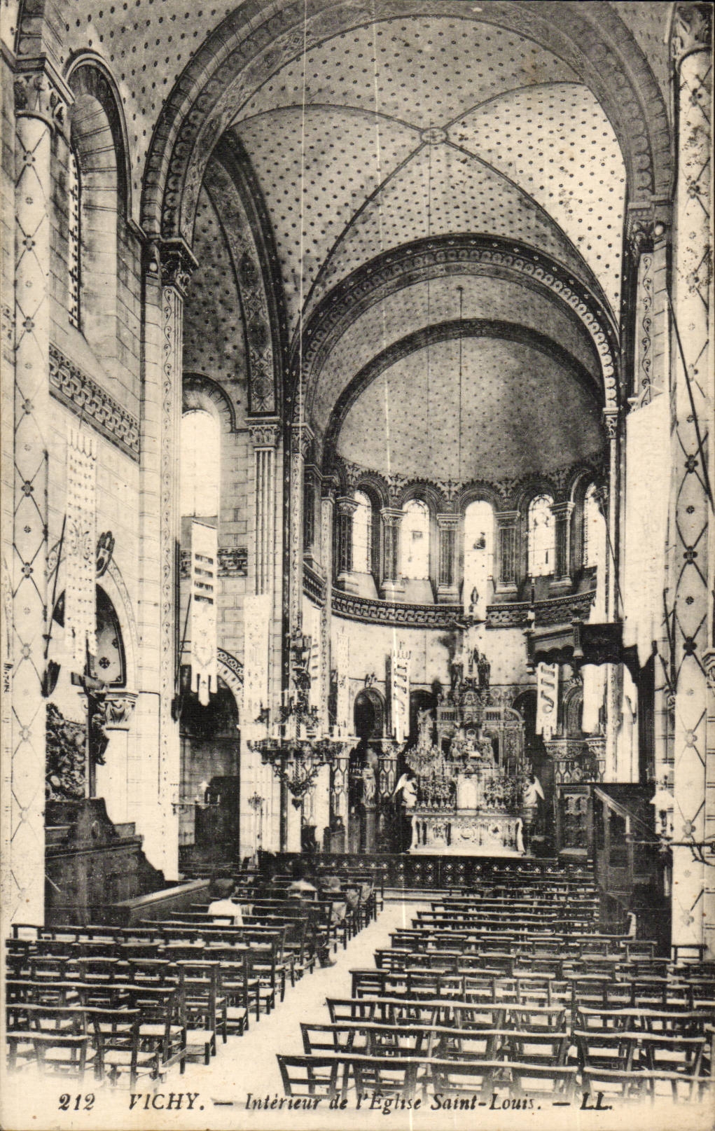 Vichy CPA Interieur de l'eglise Saint Louis