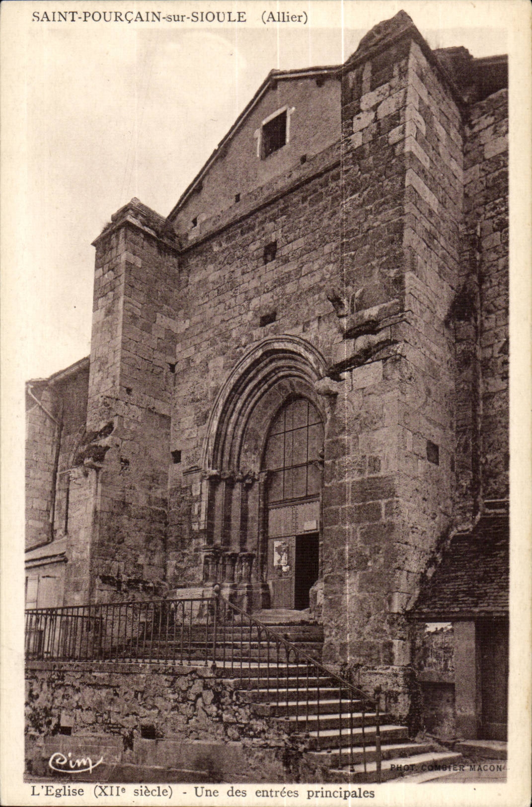 Saint Fourcain on Sioule CPA the church One of the principal entries